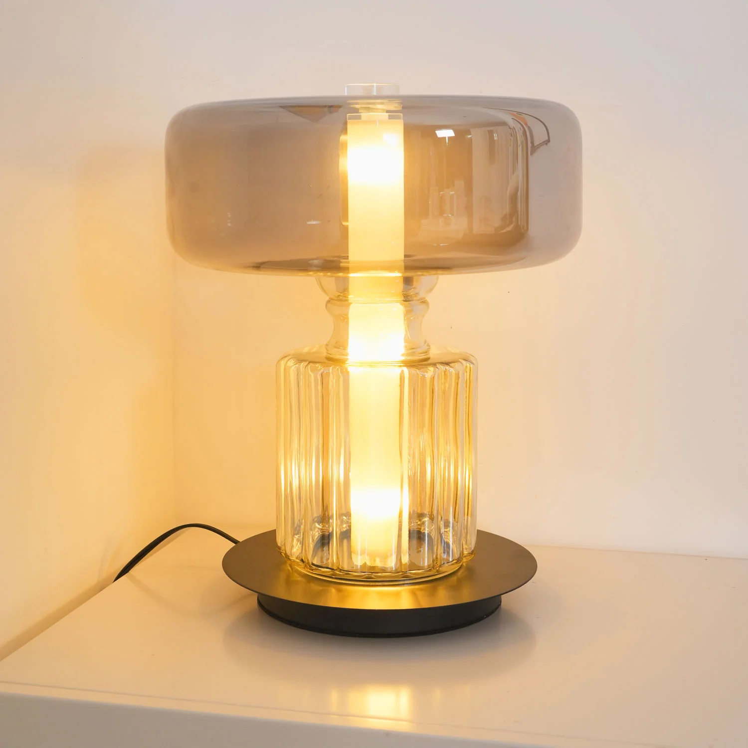 Rapanui Table Lamp - ∅ 11″ x H 13.7″ / Dia 29cm x H 35cm / Smoky gray / UK plug