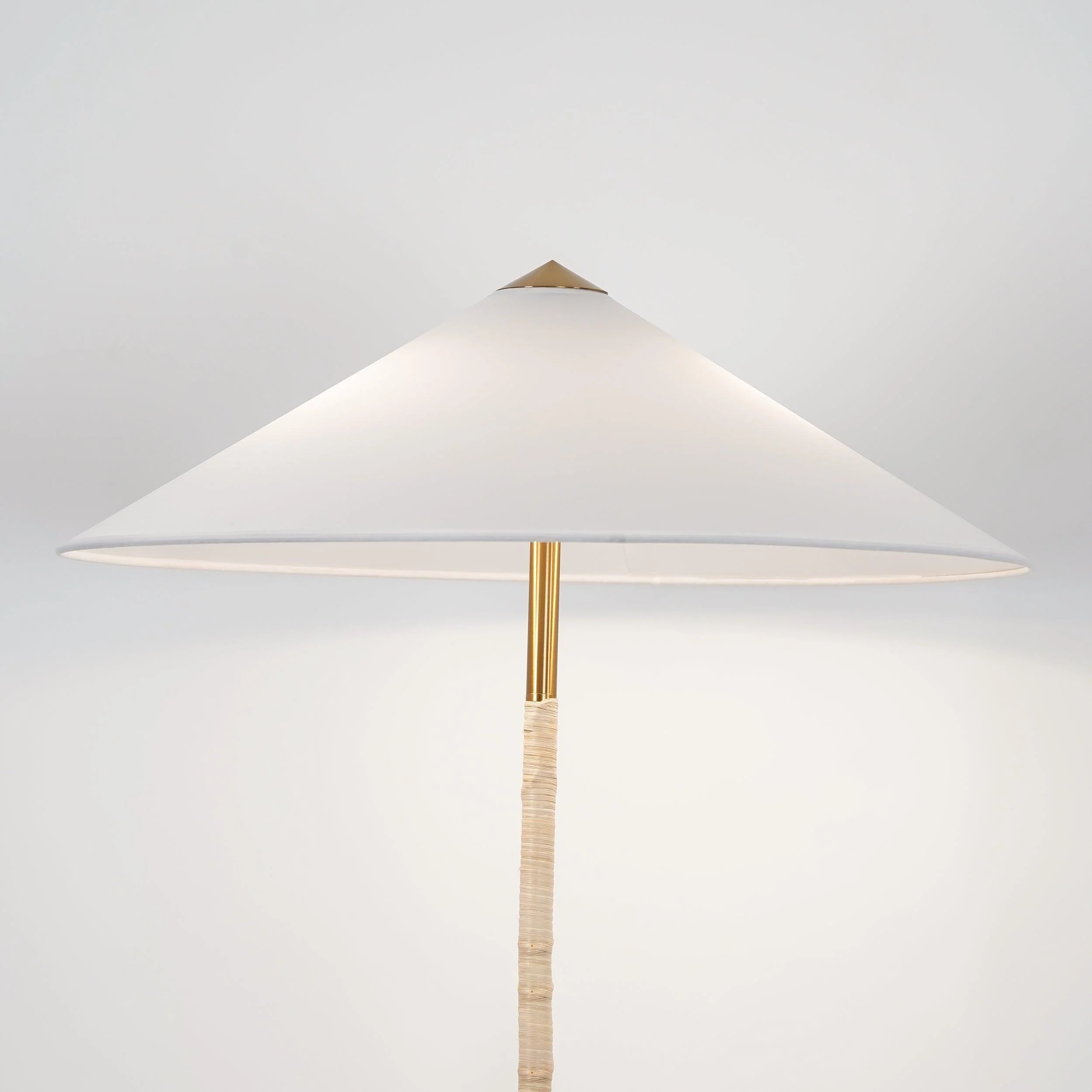 Tynell  Floor Lamp - ∅ 24.8″ x H 60.6″ / Dia 63cm x H 154cm / Natural rattan shade / UK plug
