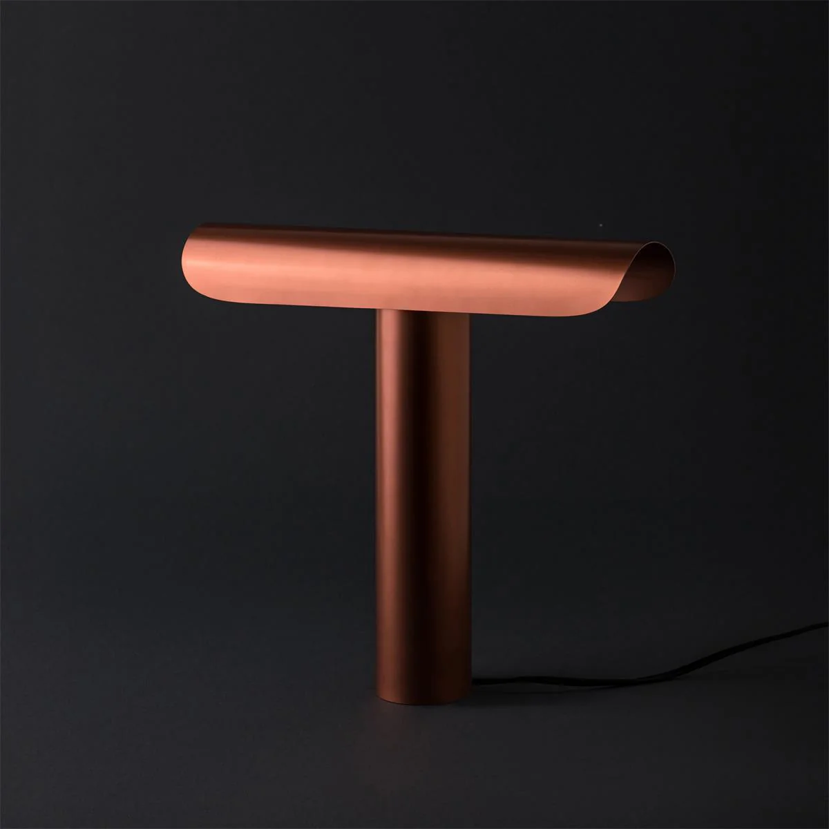Настольный светильник T-Table - ∅30см x 30см, черный