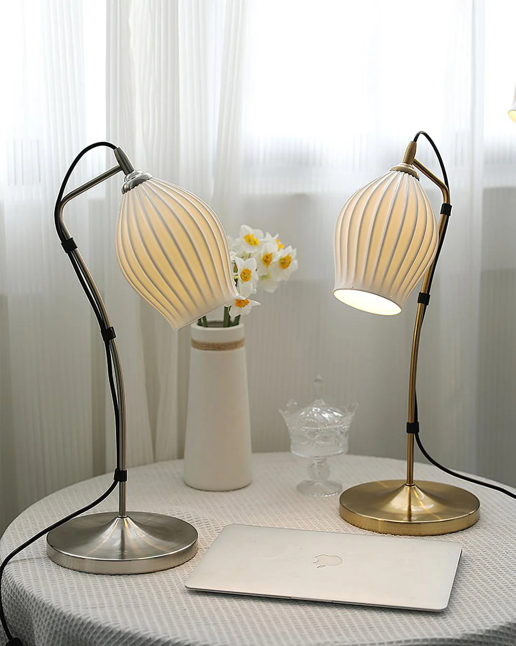Ceramic Ribbed Table Lamp - ∅ 10.2″ x H 22″ / Dia 26m x H 56cm / Copper plating / AU plug