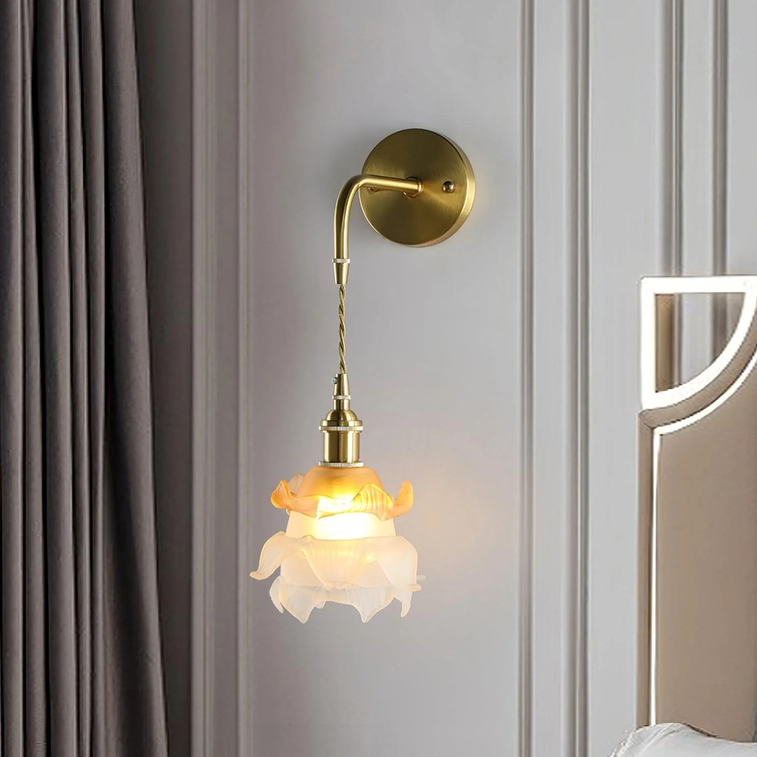 Laura Brass Wall Lamp - Set of 2 / Brass