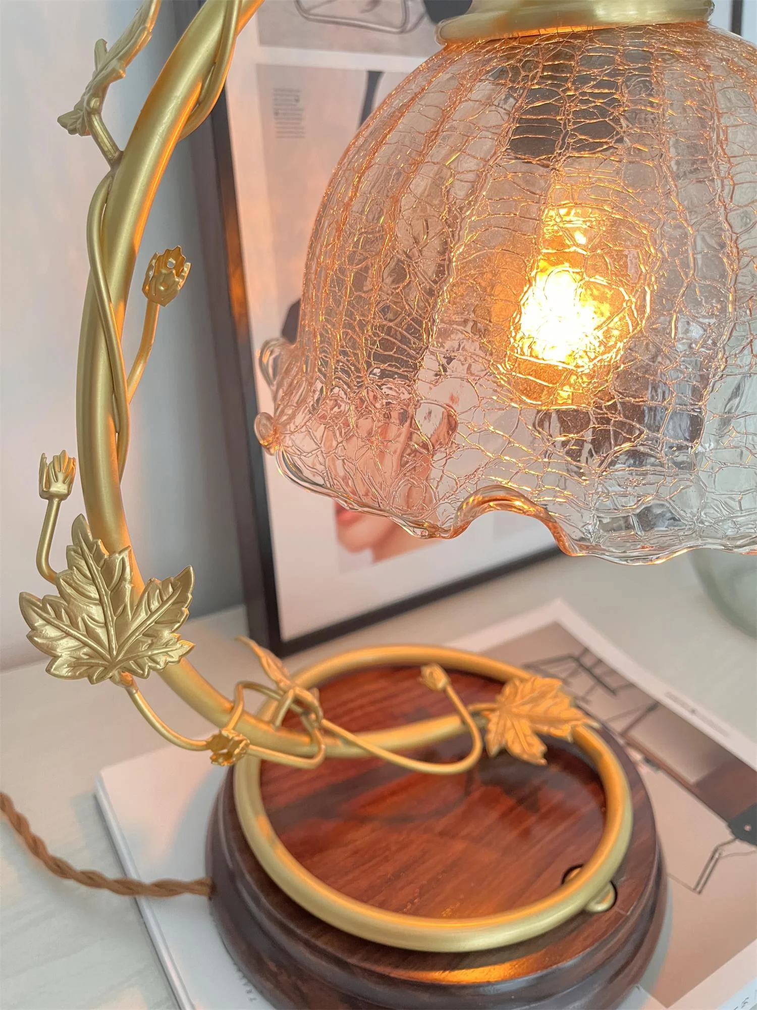 Cracked Glass Brass Table Lamp - ∅ 7.1″ x W 7.9″ x H 13.2″ / Dia 18cm x W 20cm x H 33.5cm / Brass＆Brown / AU plug