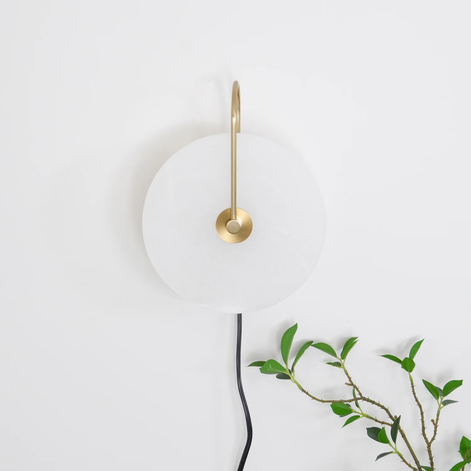 Alabaster LED Plug-In Wall Lamp - ∅ 9.8″ Set of 2 / Gold & White cable / EU Plug