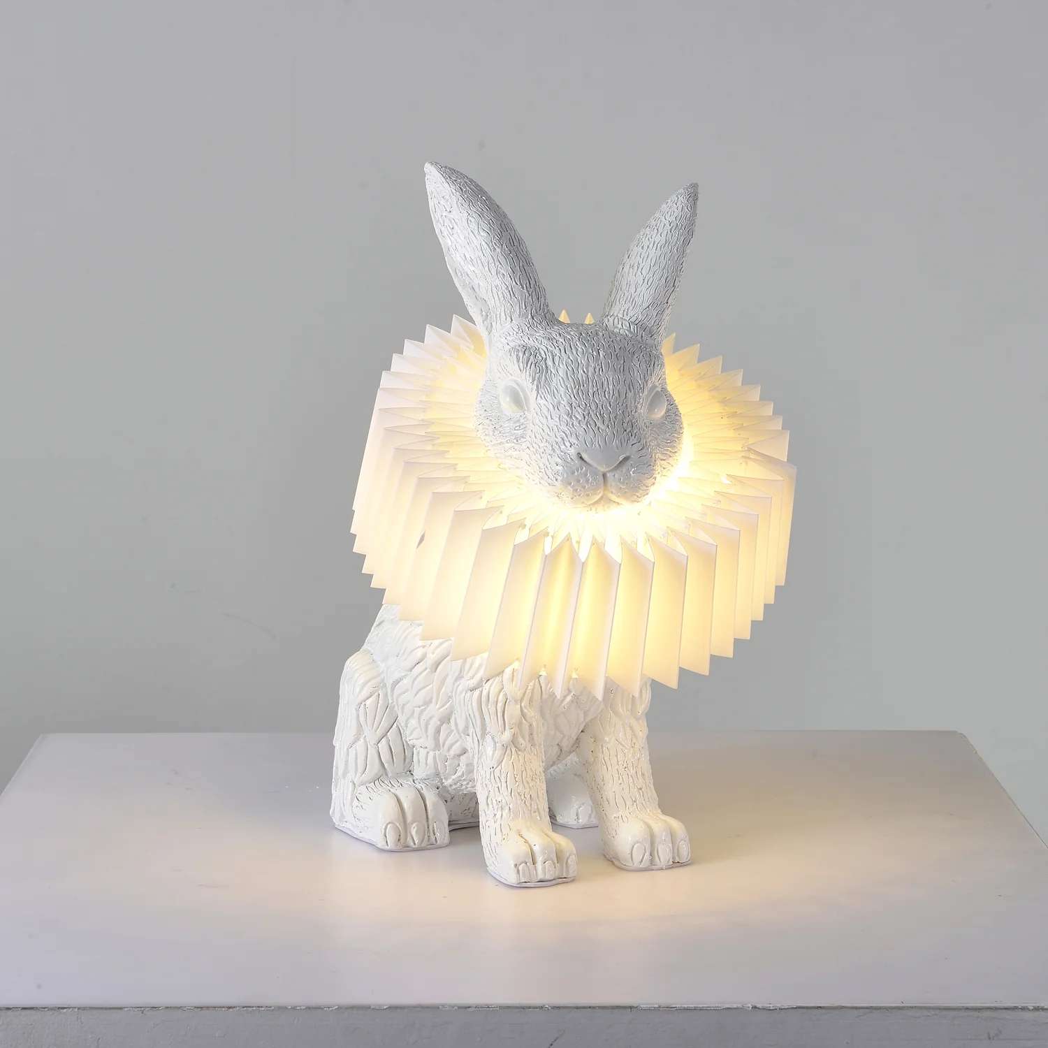 Rabbit X Table Lamp - Sit: ∅ 11.8″ x H 12.6″ / Cool Light / UK plug