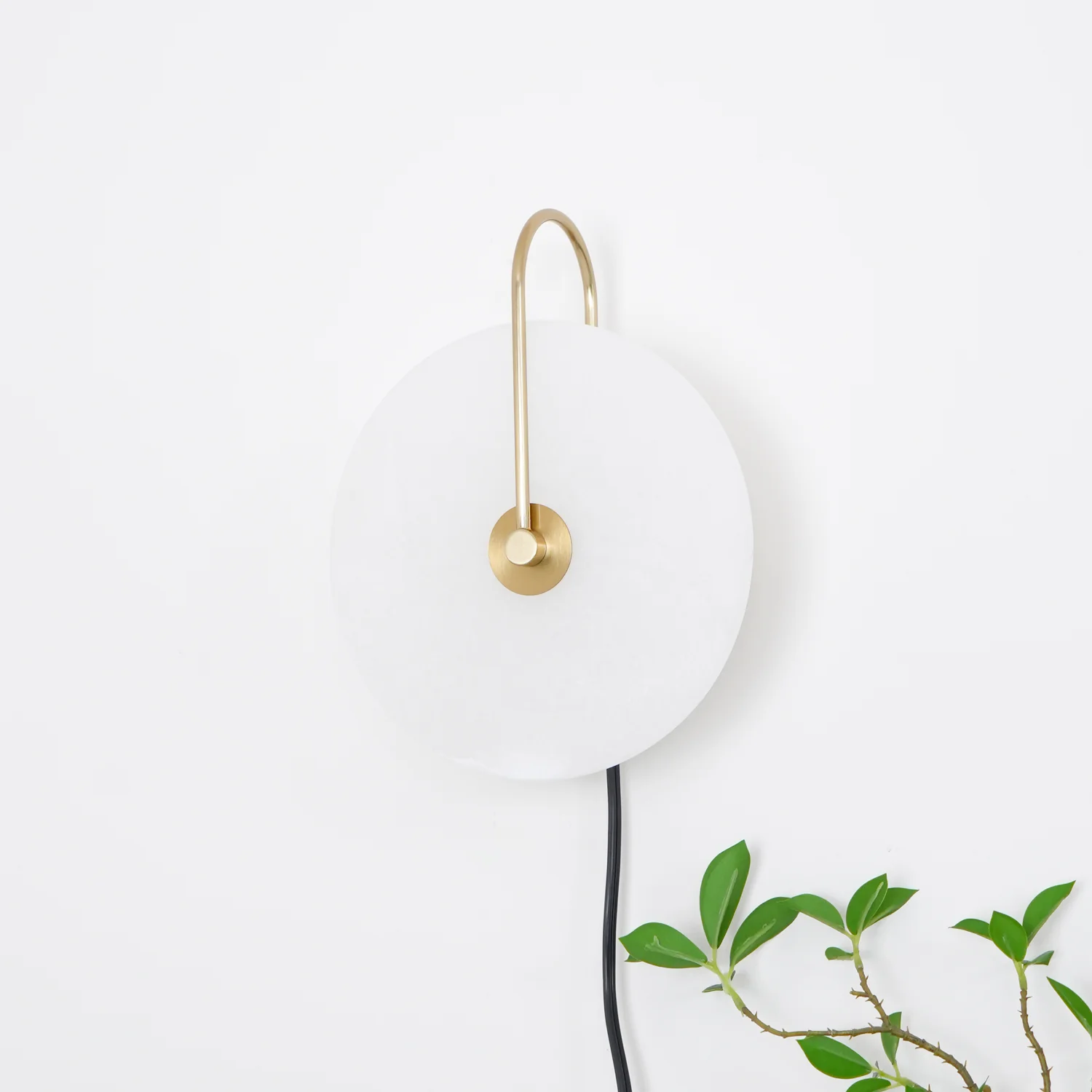 Alabaster LED Plug-In Wall Lamp - ∅ 9.8″ Set of 2 / Gold & White cable / EU Plug