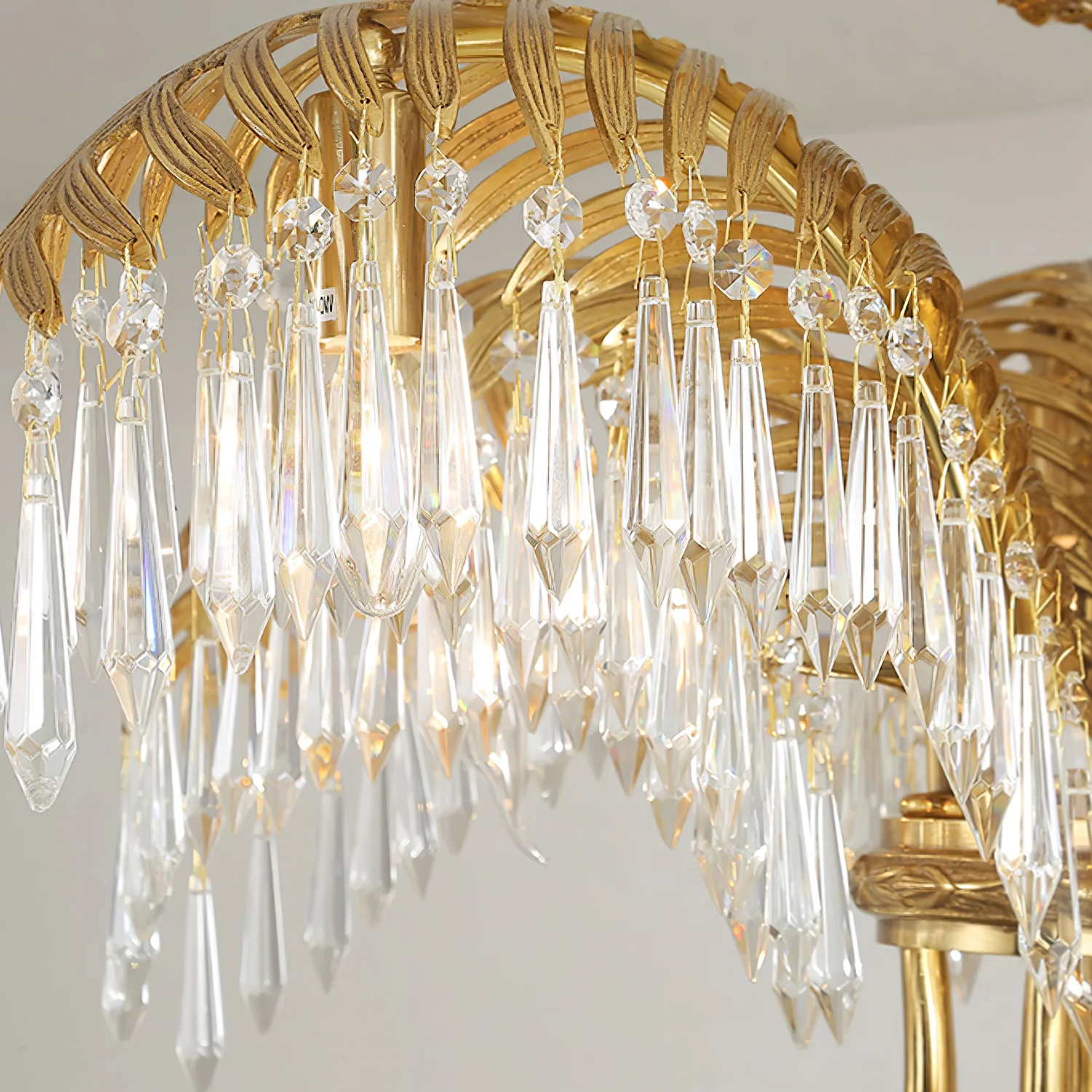 Люстра Brass Palm Leaf Crystal - 8 подвесов ∅82см x 50см, латунь, прозрачный кристалл