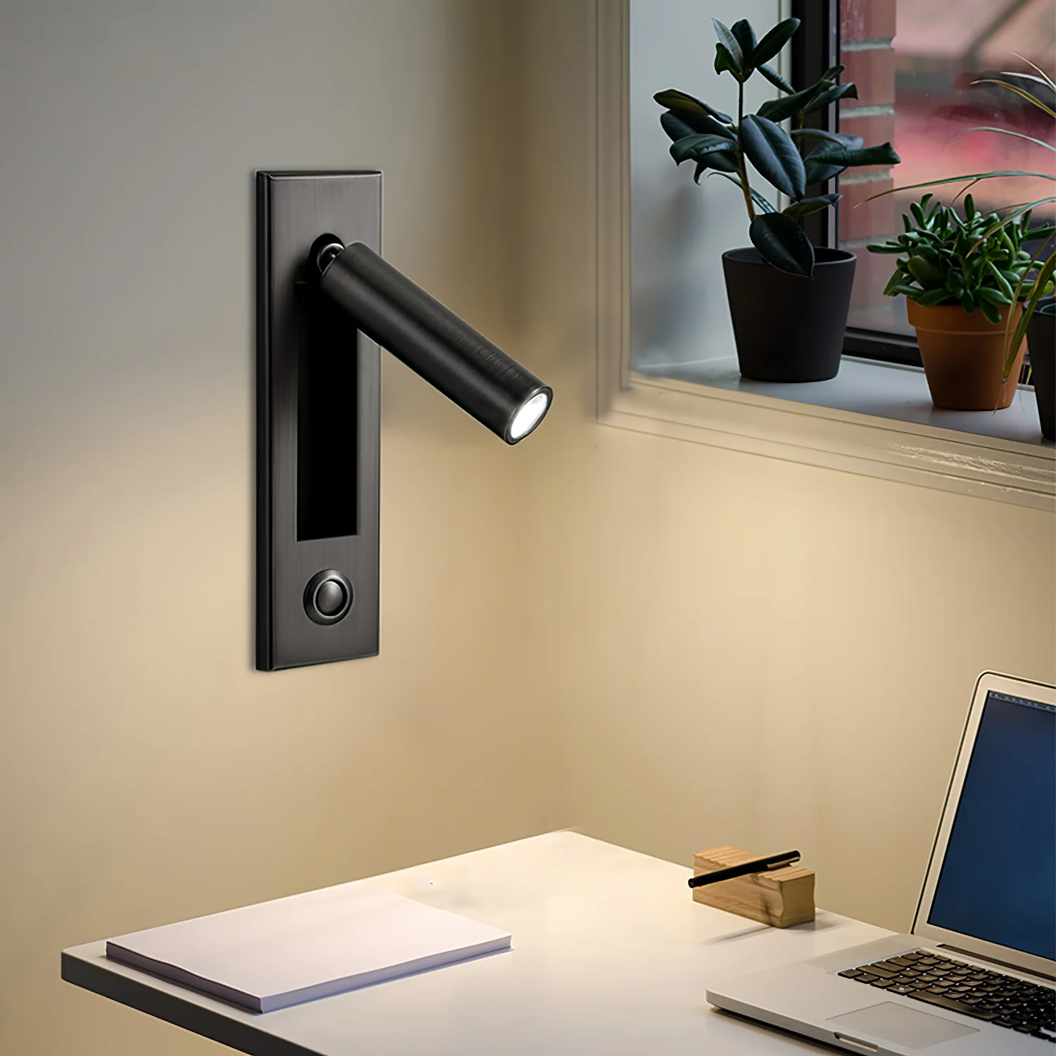 Настенный светильник Embedded Bedside Sconce - прямоугольник, кнопочный переключатель, ∅5см x 18см, матовый черный, медь, теплый свет