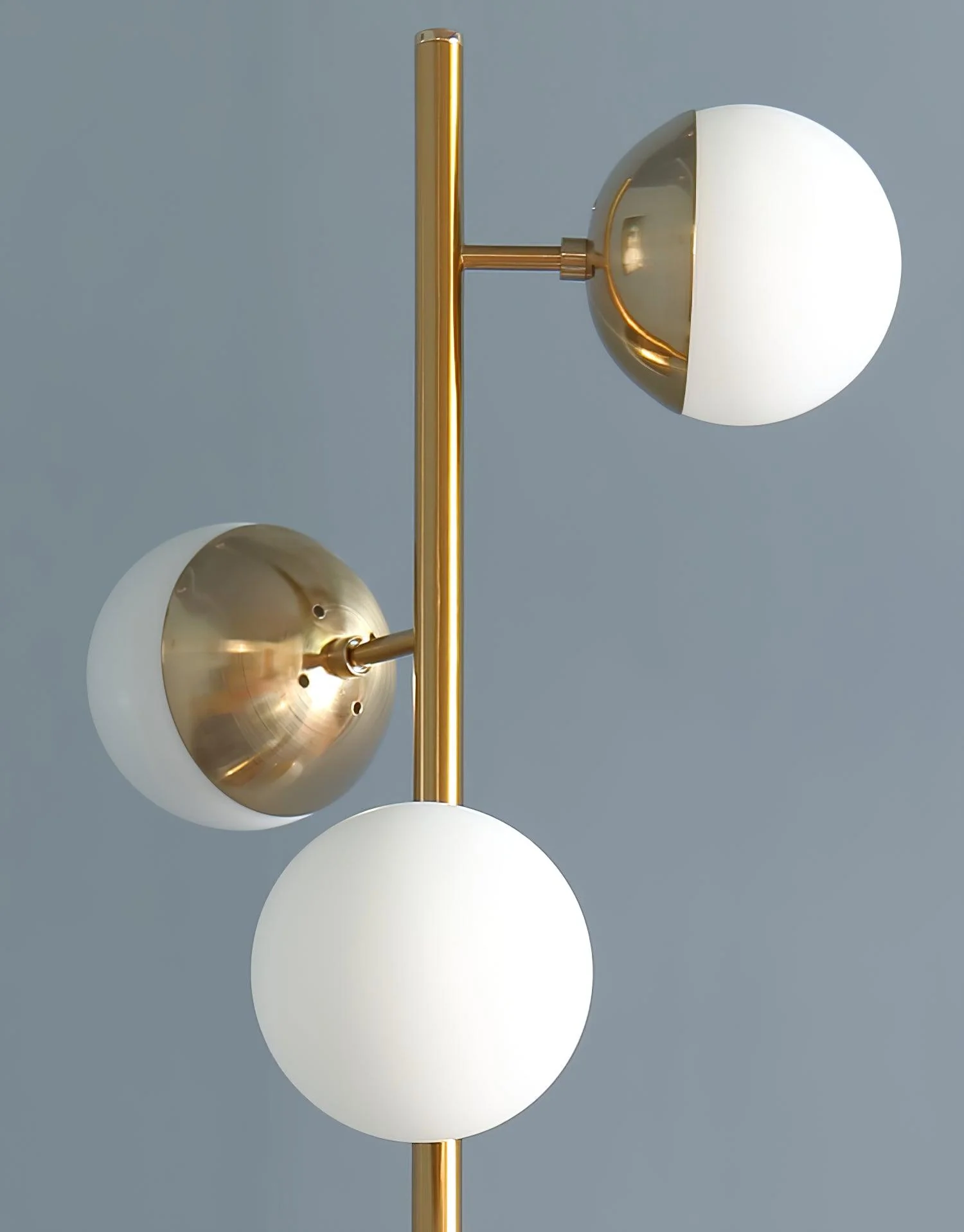 Doppler LED Tree Lamp - ∅ 13″ x H 63.8″ / Dia 33cm x H 162cm / Gold / AU plug