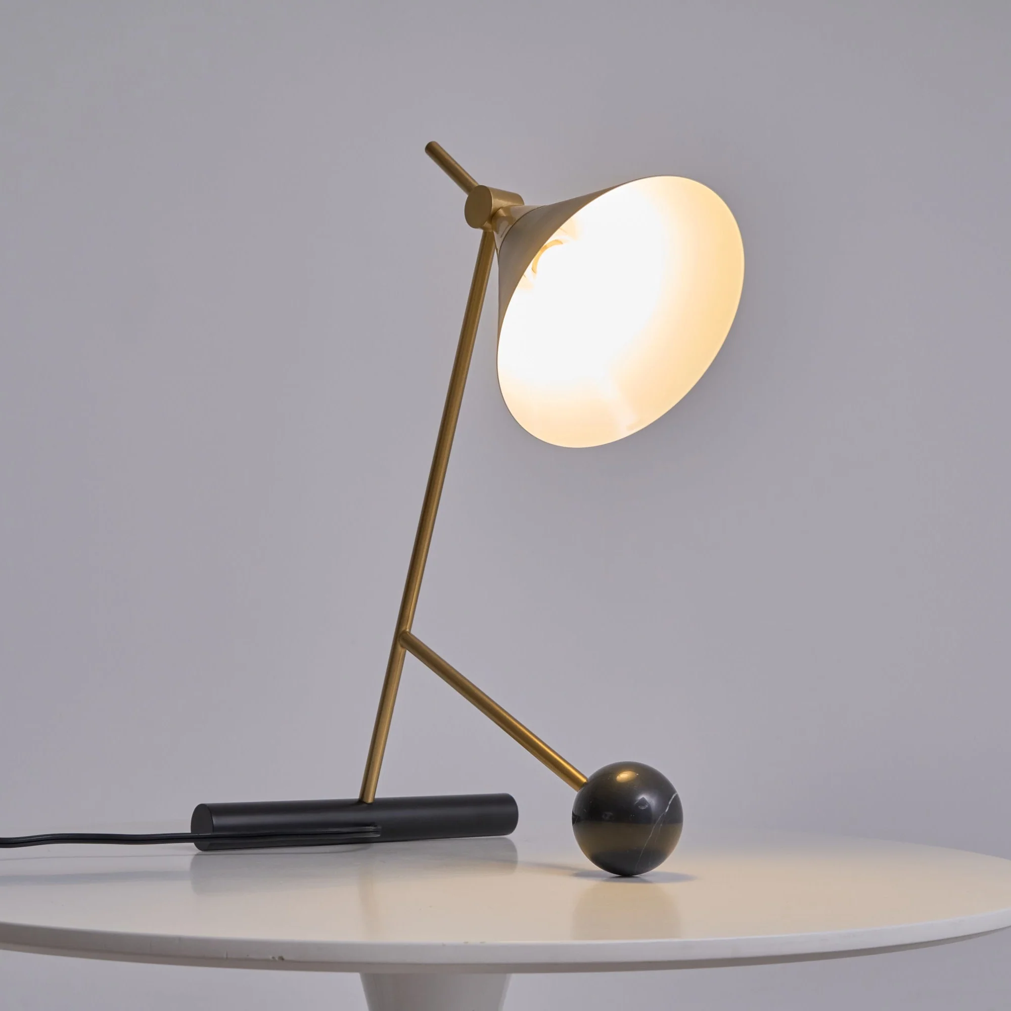 Cleo Table Lamp - ∅ 11.8″ x H 21.7″ / Dia 30cm x H 55cm / Gold+Black / AU plug