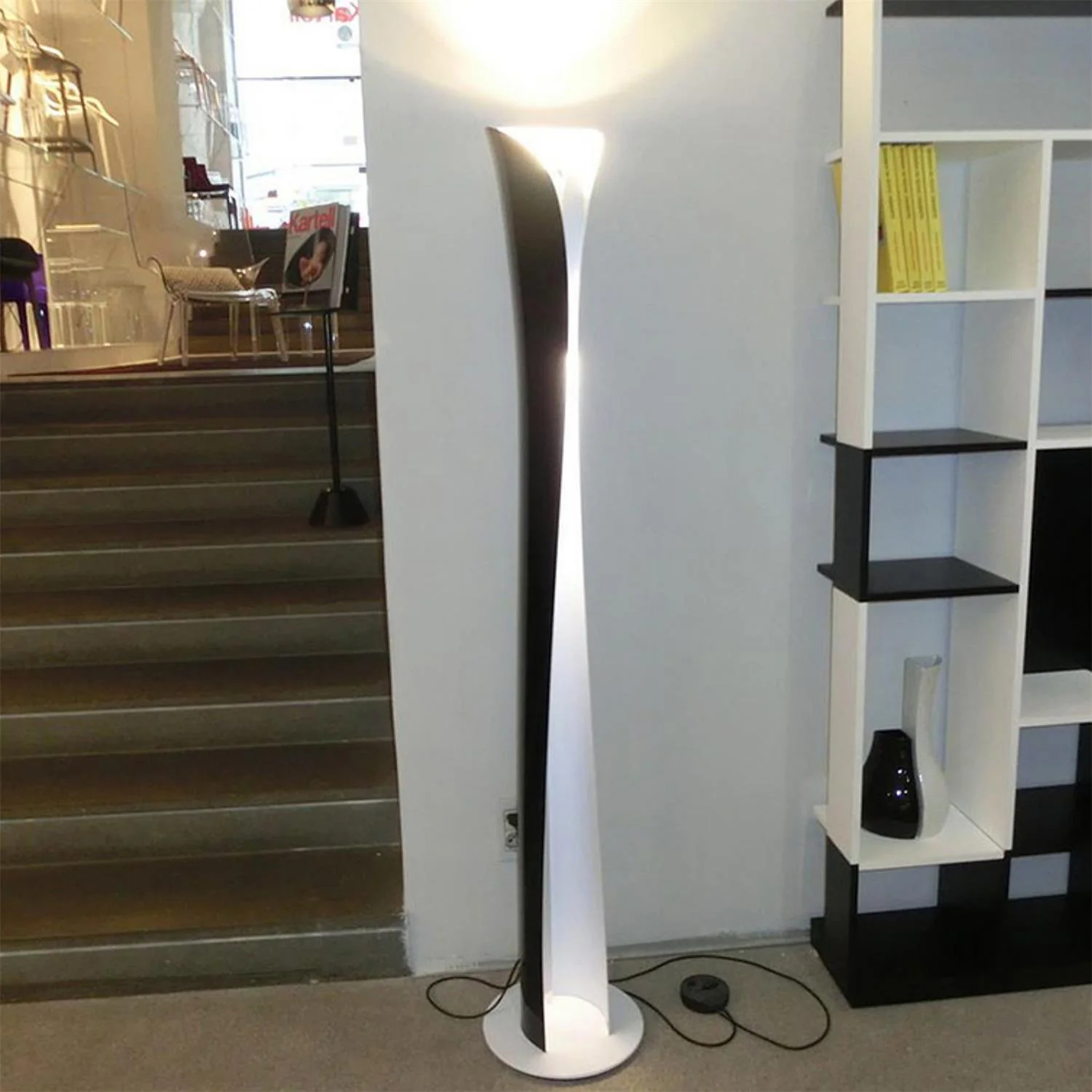 Cadmo Floor Lamp - ∅ 12.6″ x H 68.5″ / Dia 32cm x H 174m / White / UK plug
