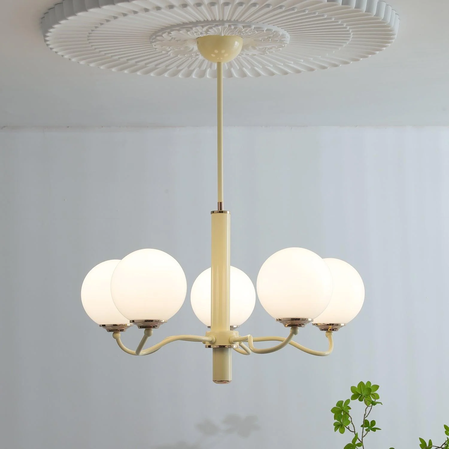 Люстра Radiant Globe - 3 плафона ∅53см x 38см, кремовый, желтый и белый