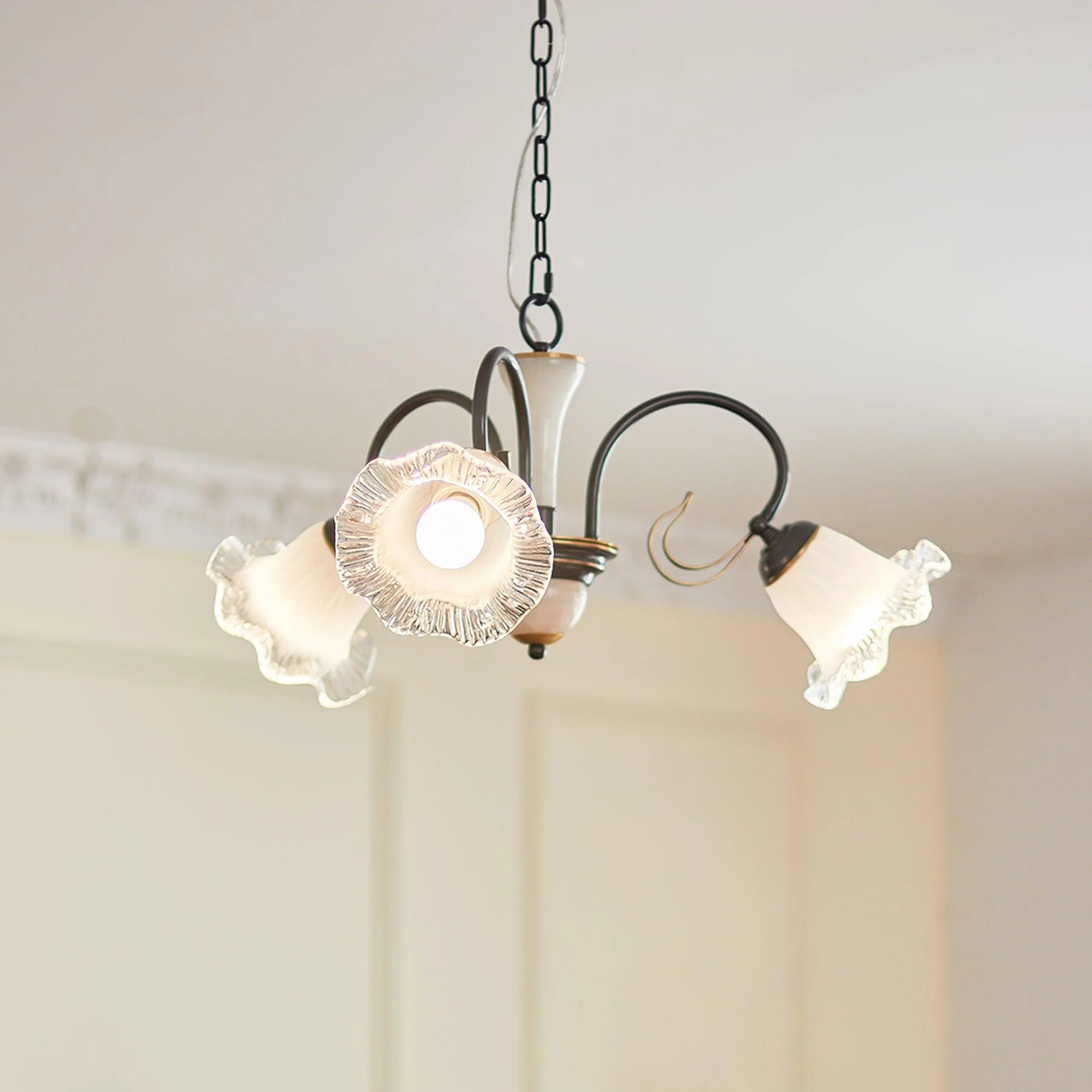 Люстра Luce Black - 3 подвеса ∅68см x 32см, черный, белый