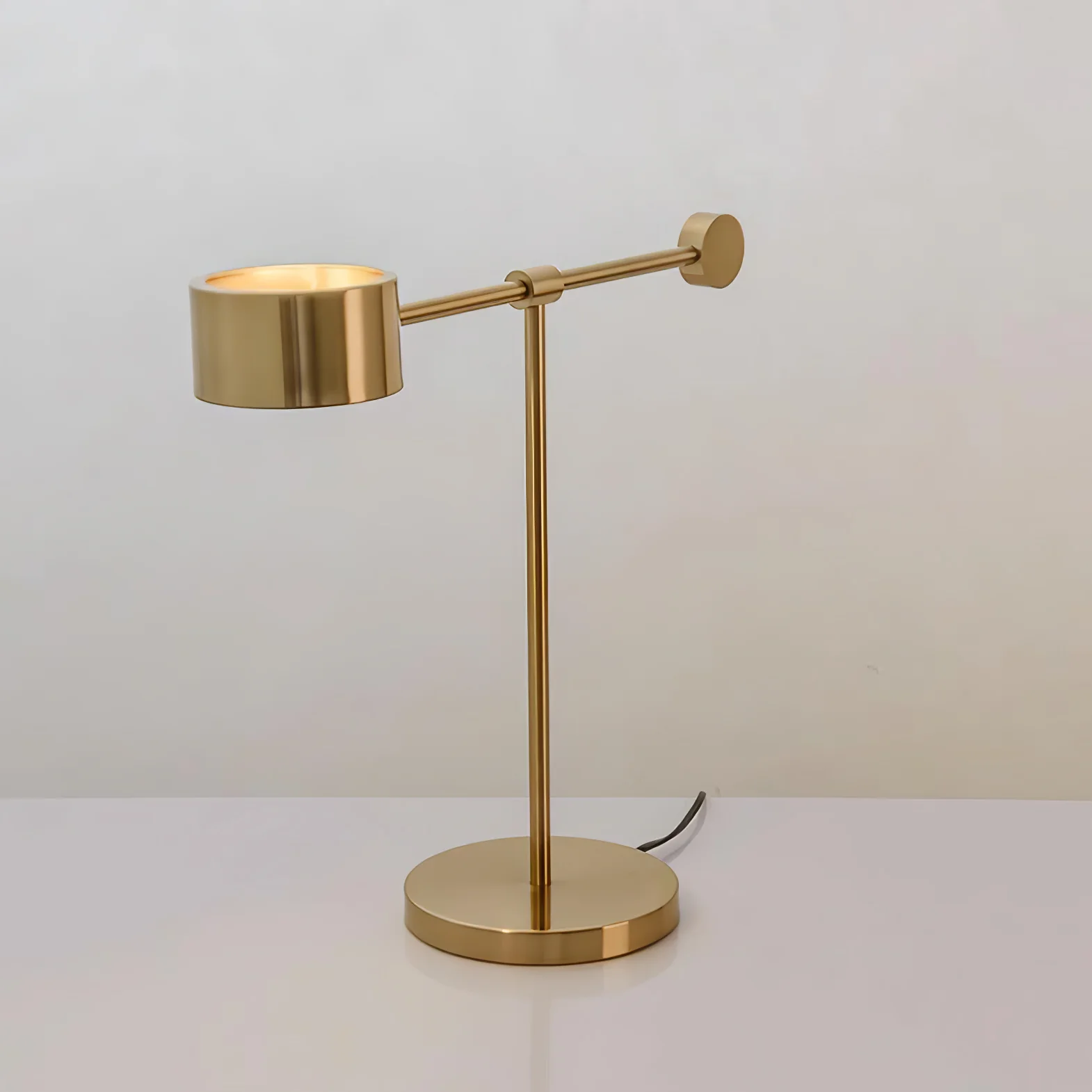 Lever Office Table Light - L 19.7″ x H 16.9″  / L 50cm x H 43cm / Gold / US plug