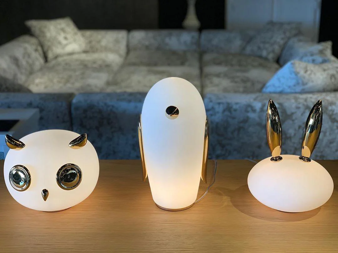 Pet Desk Light - Rabbit: ∅ 8.3″ x H 10.6″ / Dia 21cm x H 27cm / Gold+White / UK plug