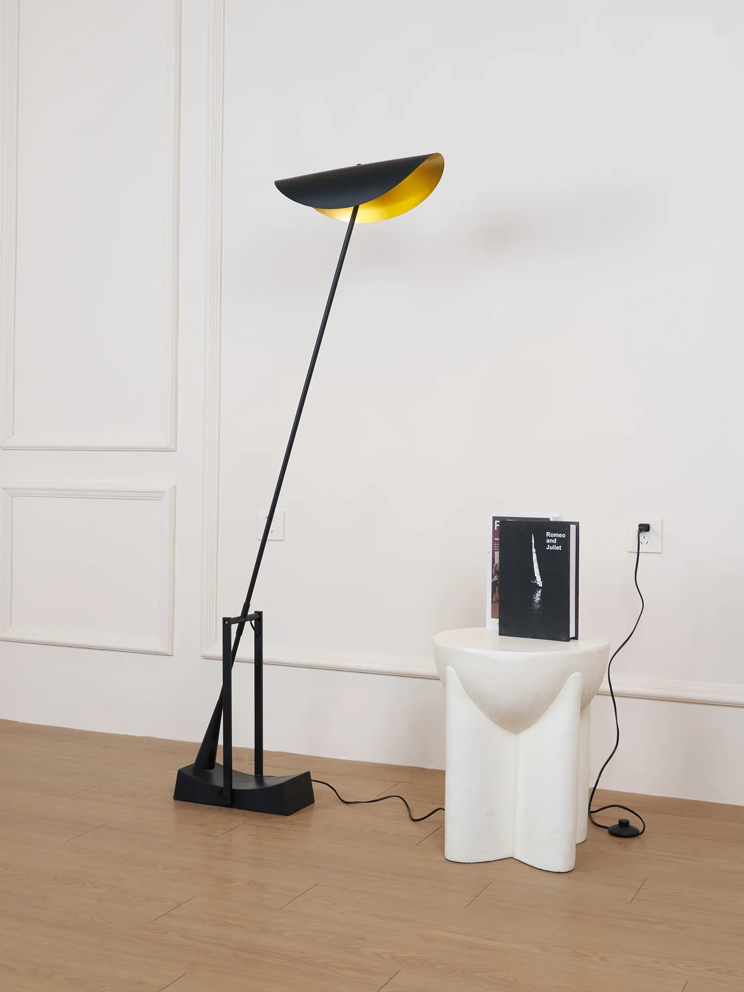 Торшер YIU-X - 40см x 150см, черный, теплый свет
