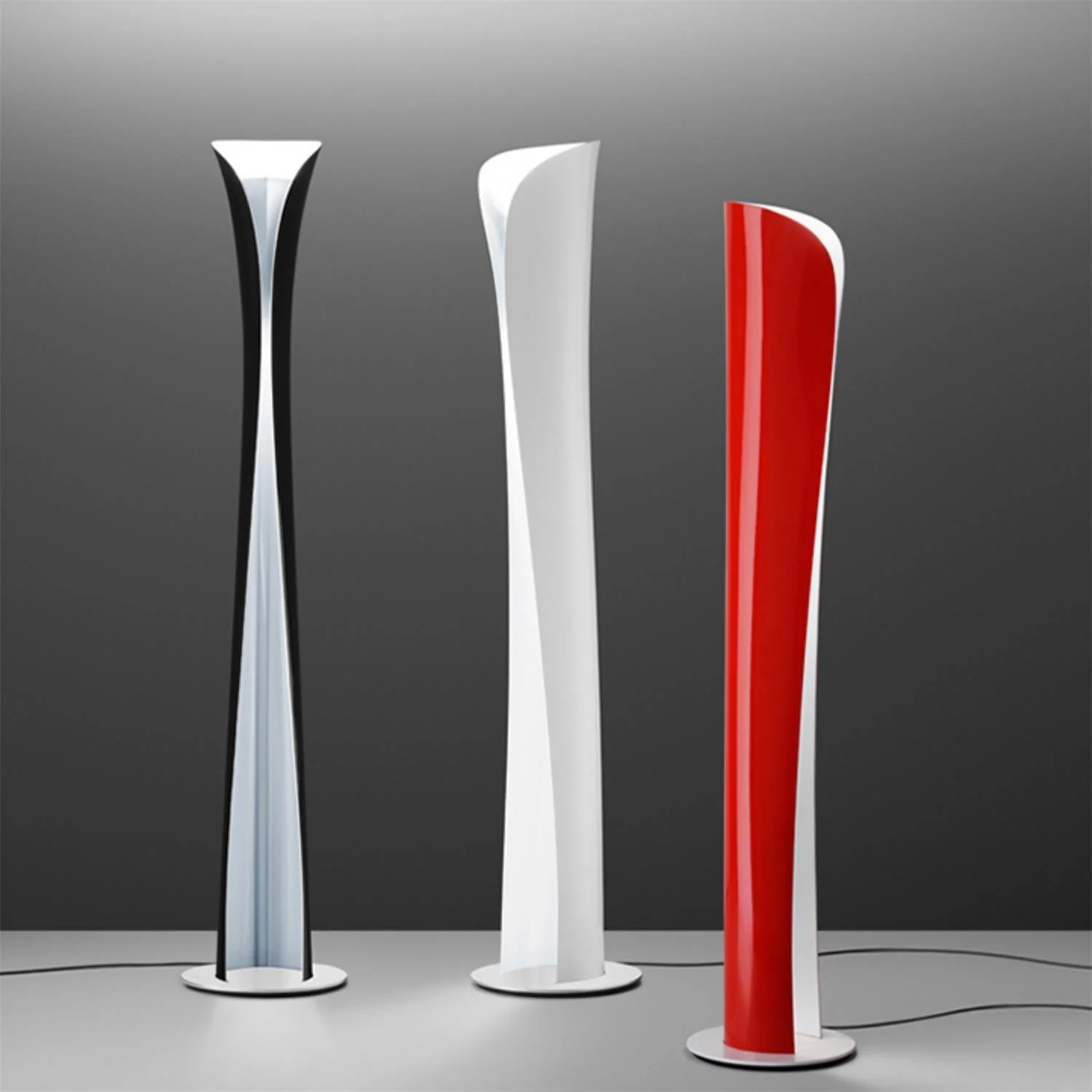 Cadmo Floor Lamp - ∅ 12.6″ x H 68.5″ / Dia 32cm x H 174m / White / UK plug