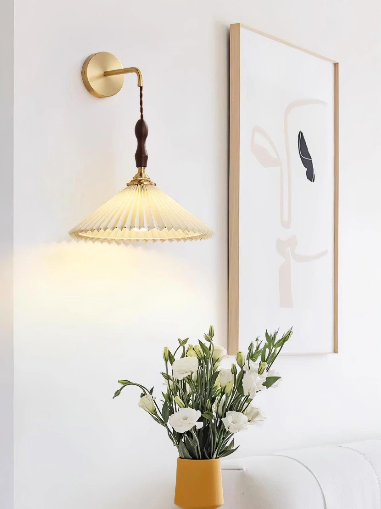 Настенный светильник Pleated Wooden - ∅31см x 23см, бронза, орех, белый