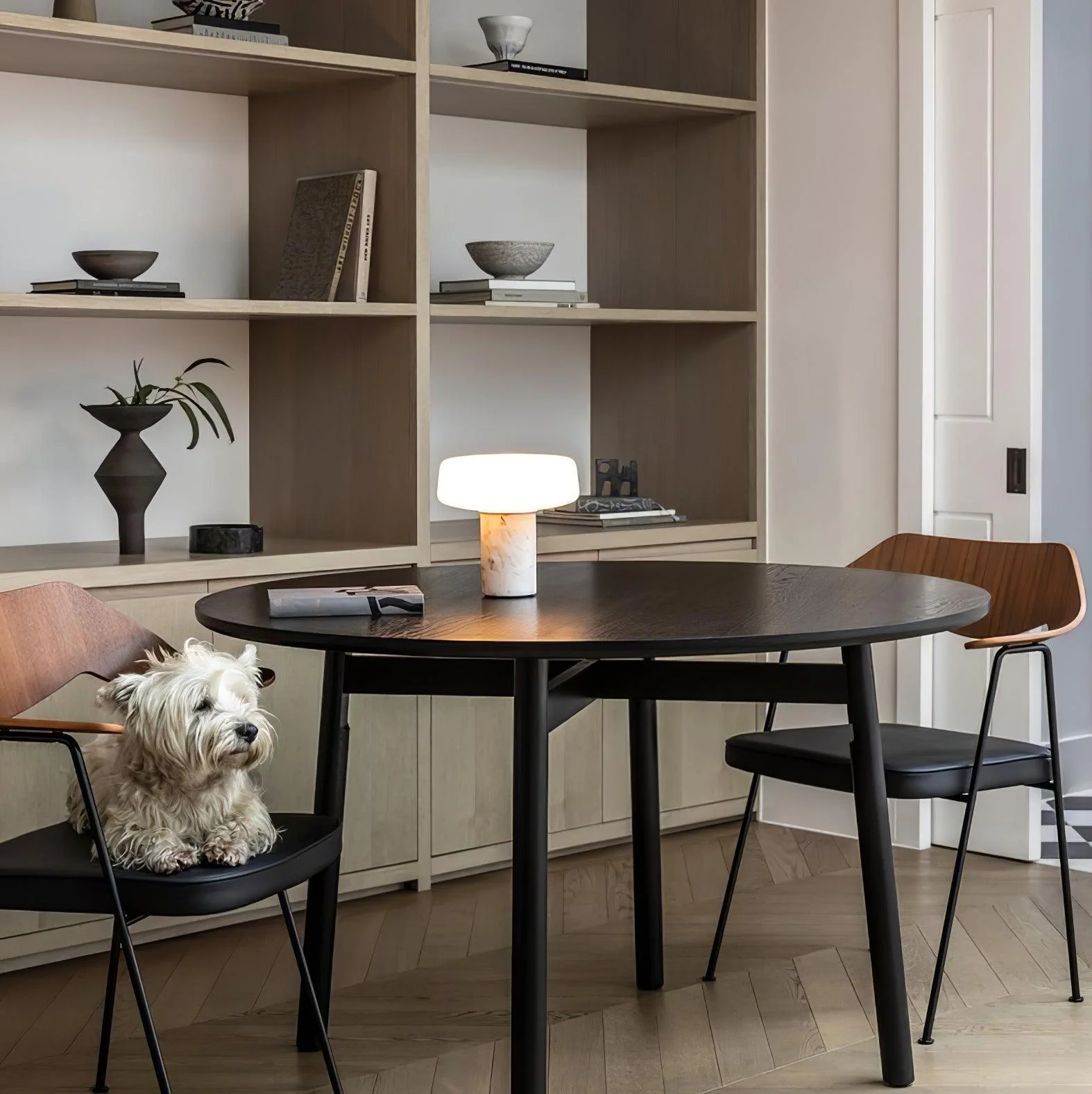 Solid Table Light - ∅ 11.8″ x H 12.5″ / Dia 30cm x H 32cm / White Marble +White / UK plug
