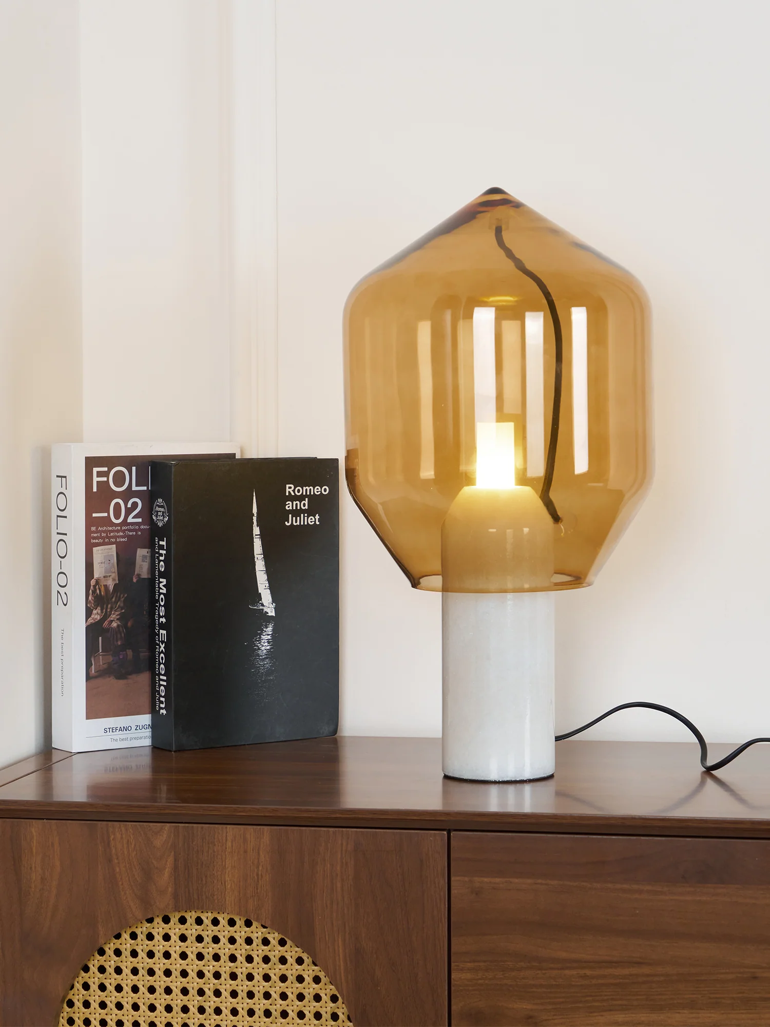Настольный светильник Lighthouse - ∅22см x 48см, черный мрамор, дымчатое стекло