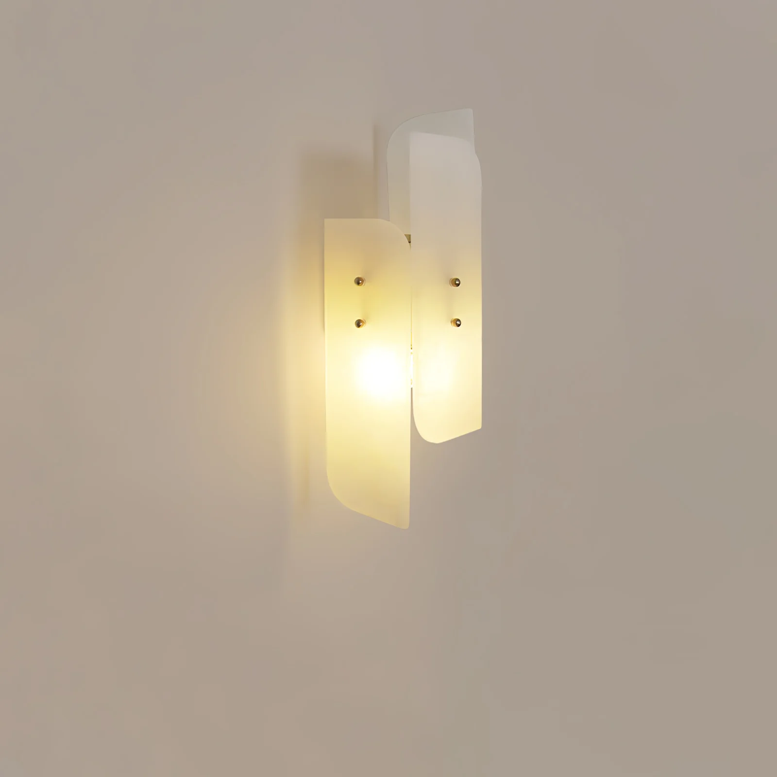 Megalith Alabaster Wall Light - ∅ 5.9″ x H 15.7″ / Dia 15cm x H 40cm / Brass & White / Set of 2