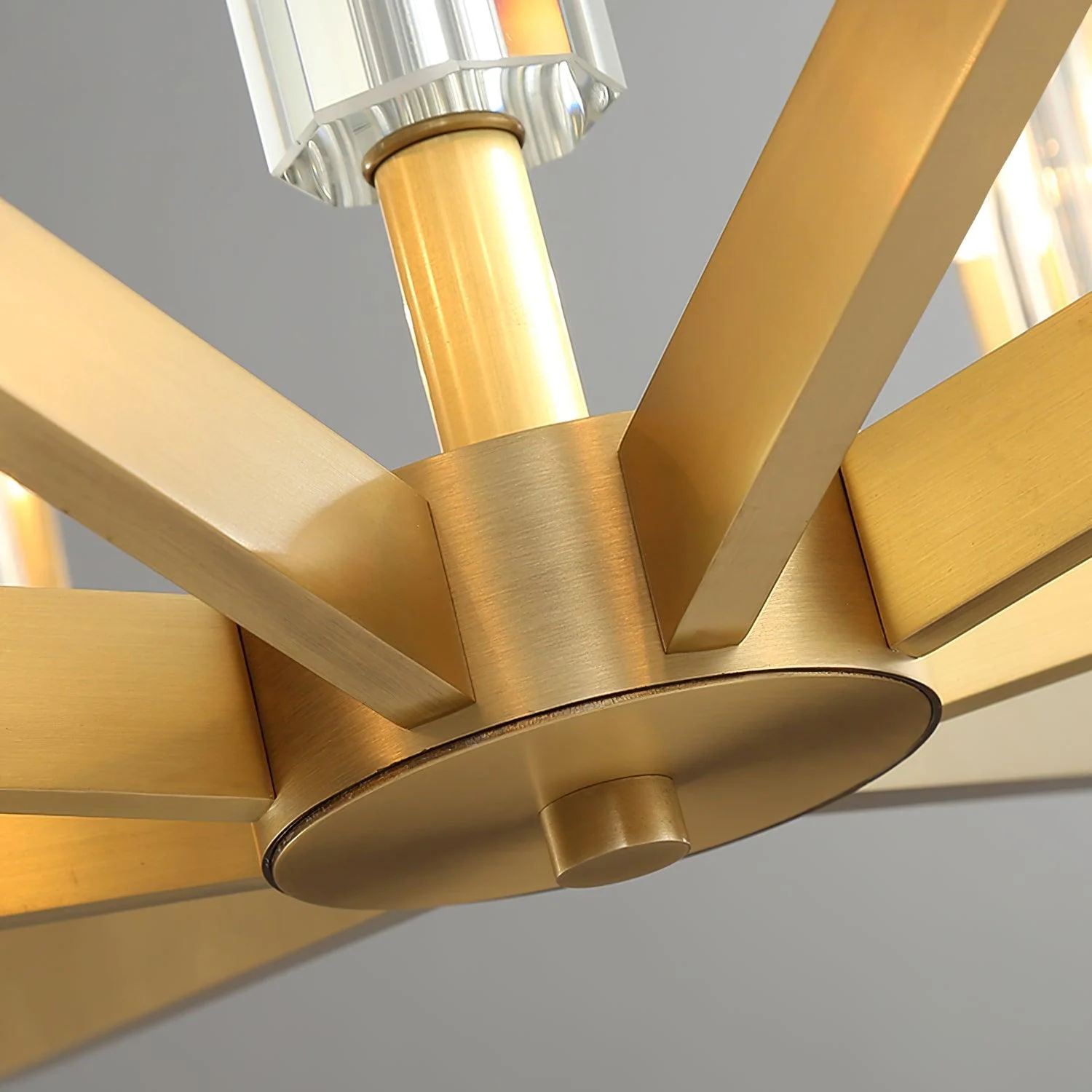 Люстра Kayla Brass - 6 плафонов ∅60см x 41см, латунь, прозрачный