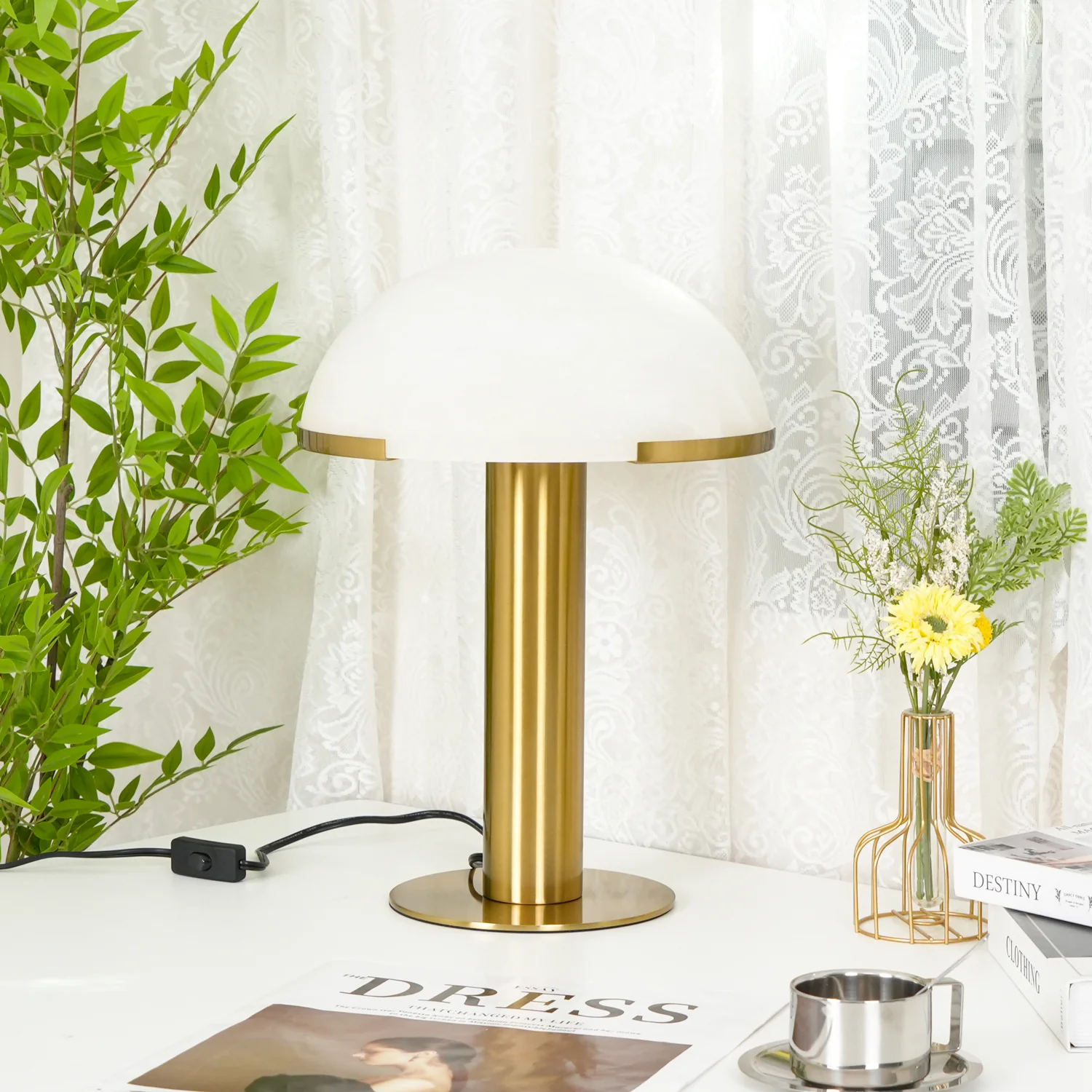 Настольный светильник Elegance Alabaster - ∅30см x 50см, золотой, белый, стекло