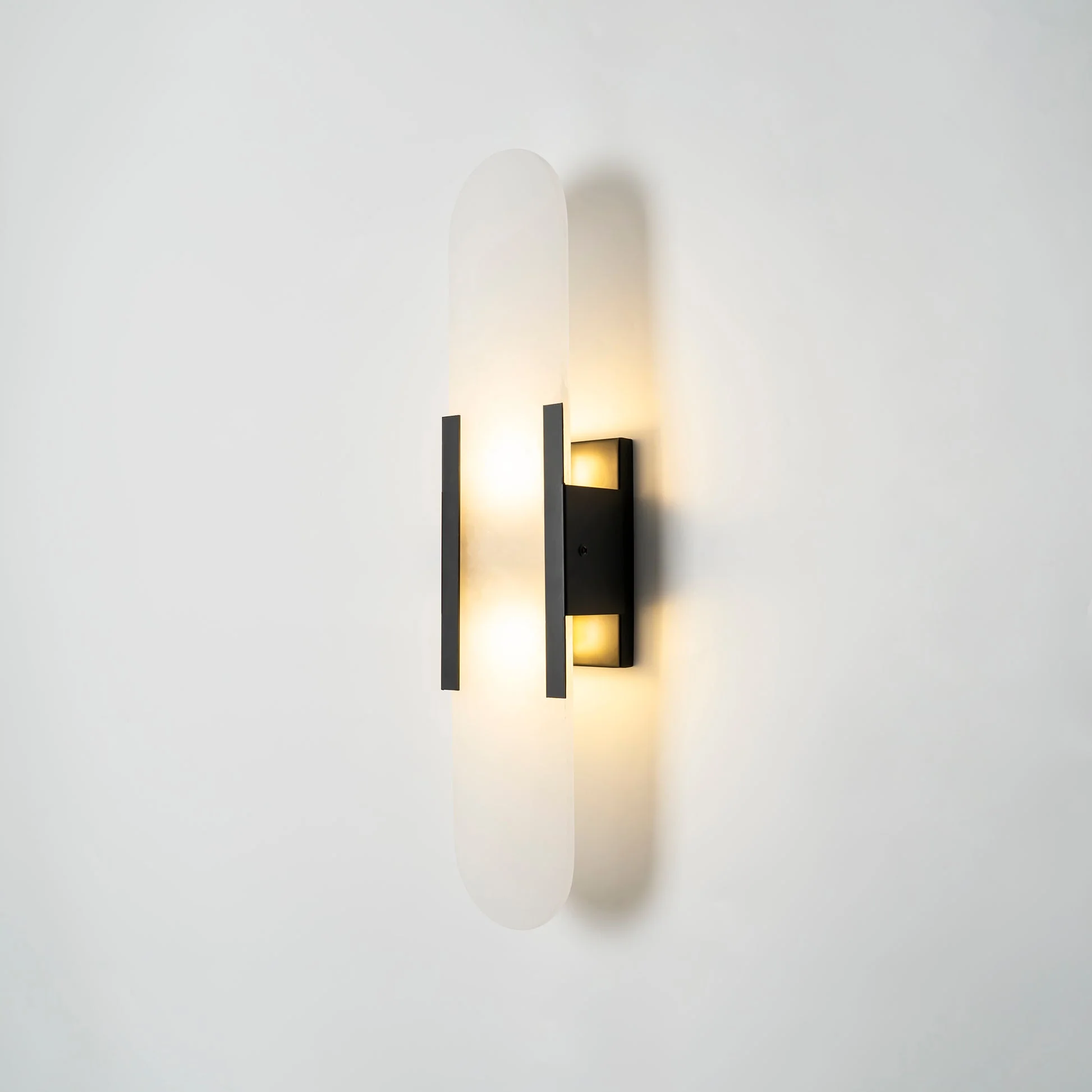 Melange Elongated Alabaster Wall Lamp - Dia 10cm x H 35cm Set of 2 / Black