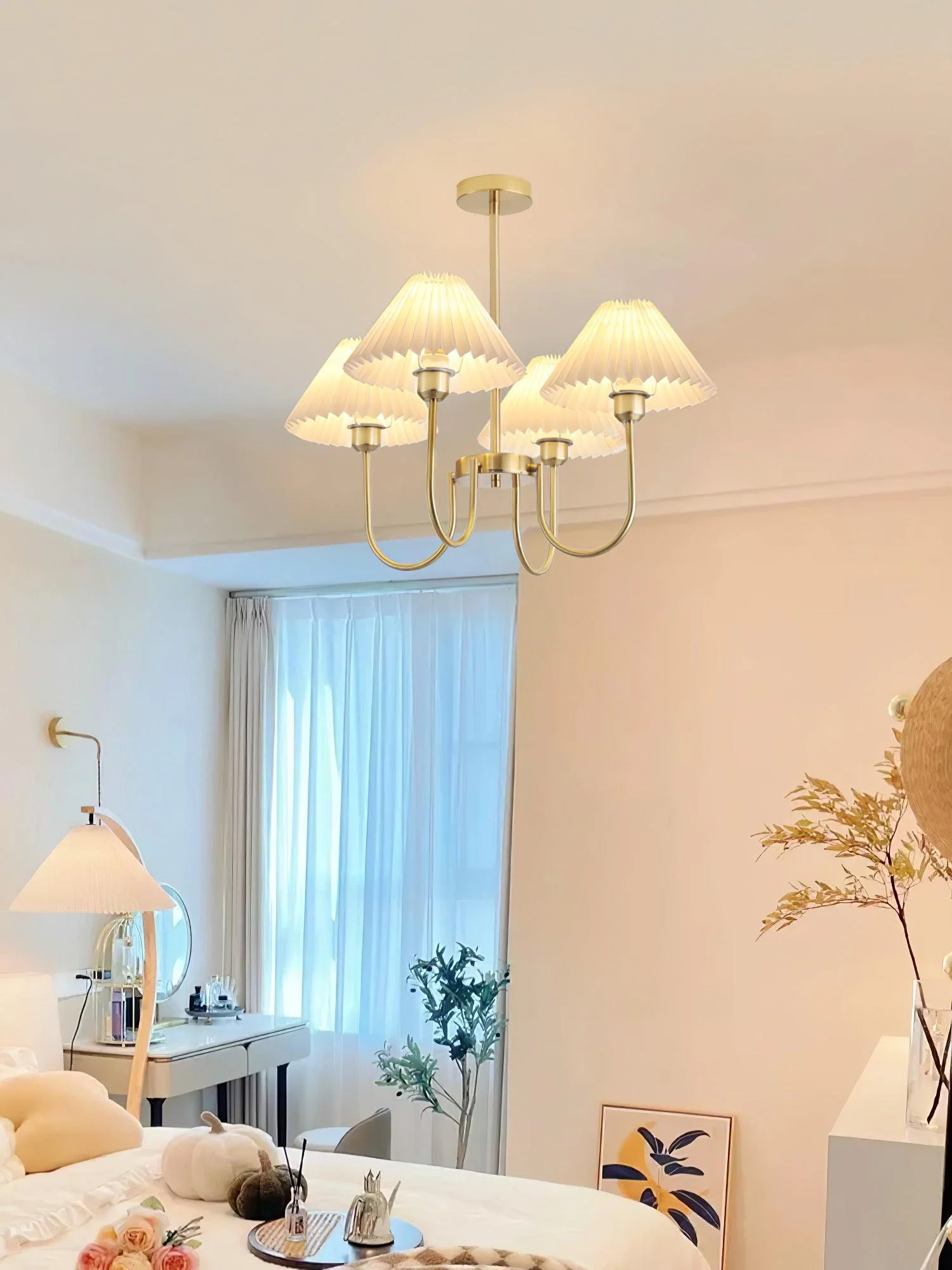 Люстра Lenore Pleated - 6 плафонов ∅92см x 60см, золотой