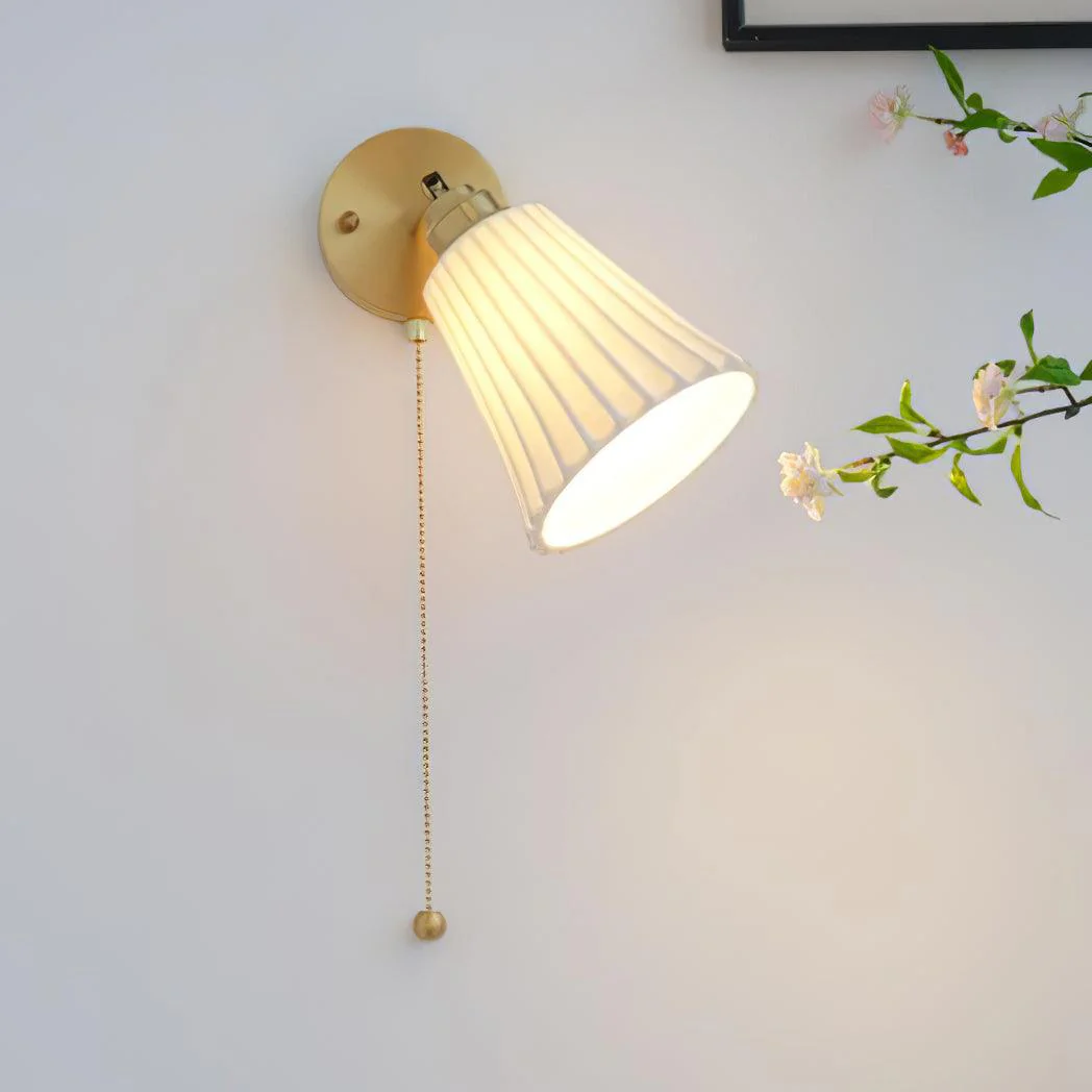 Trumpet Ceramic Wall Light - Set of 2 / Brass & White Ceramic