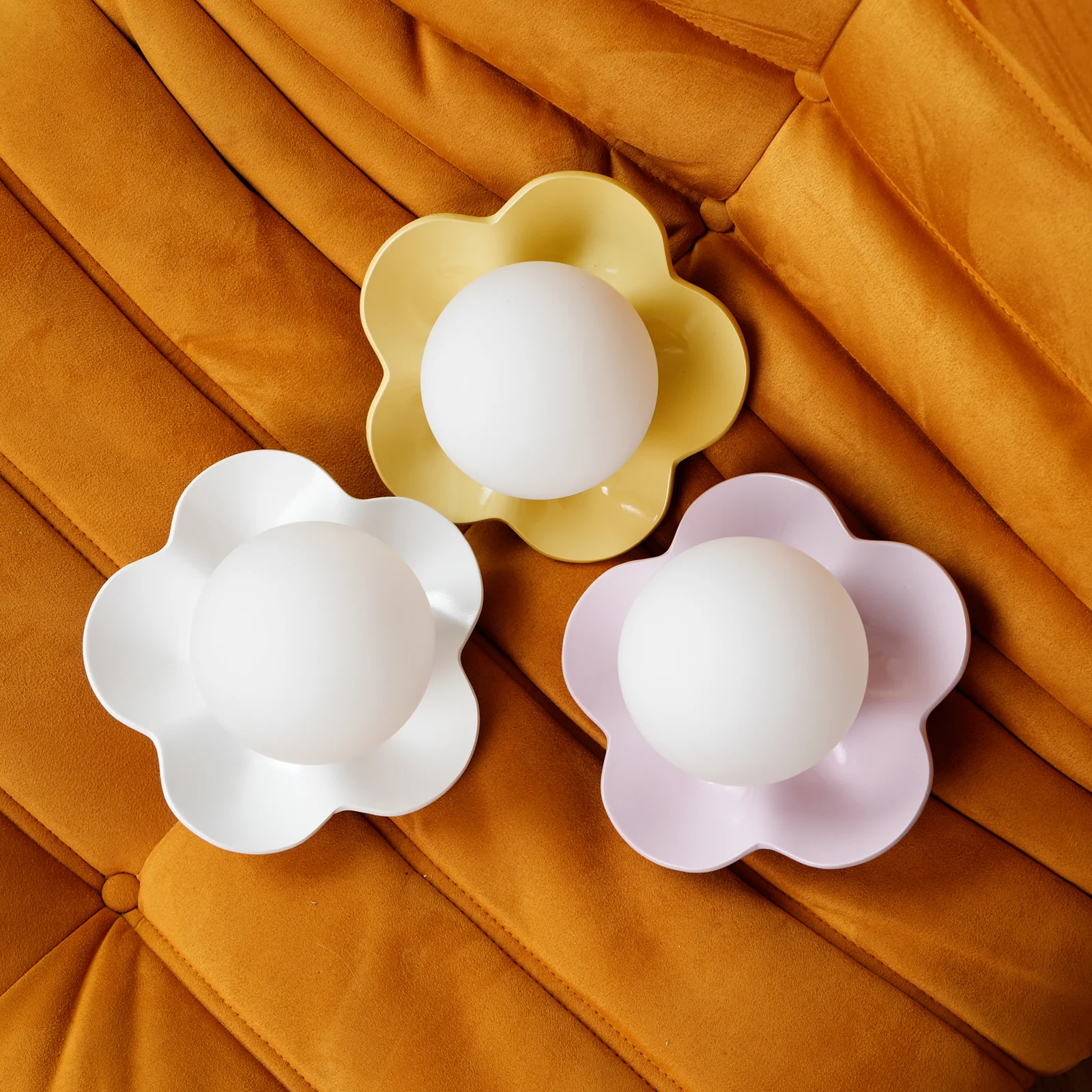 La fleur Wall Lamp - ∅ 7.9″ x H 6.7″ / Dia 20cm x H 17cm / Yellow / Set of 2