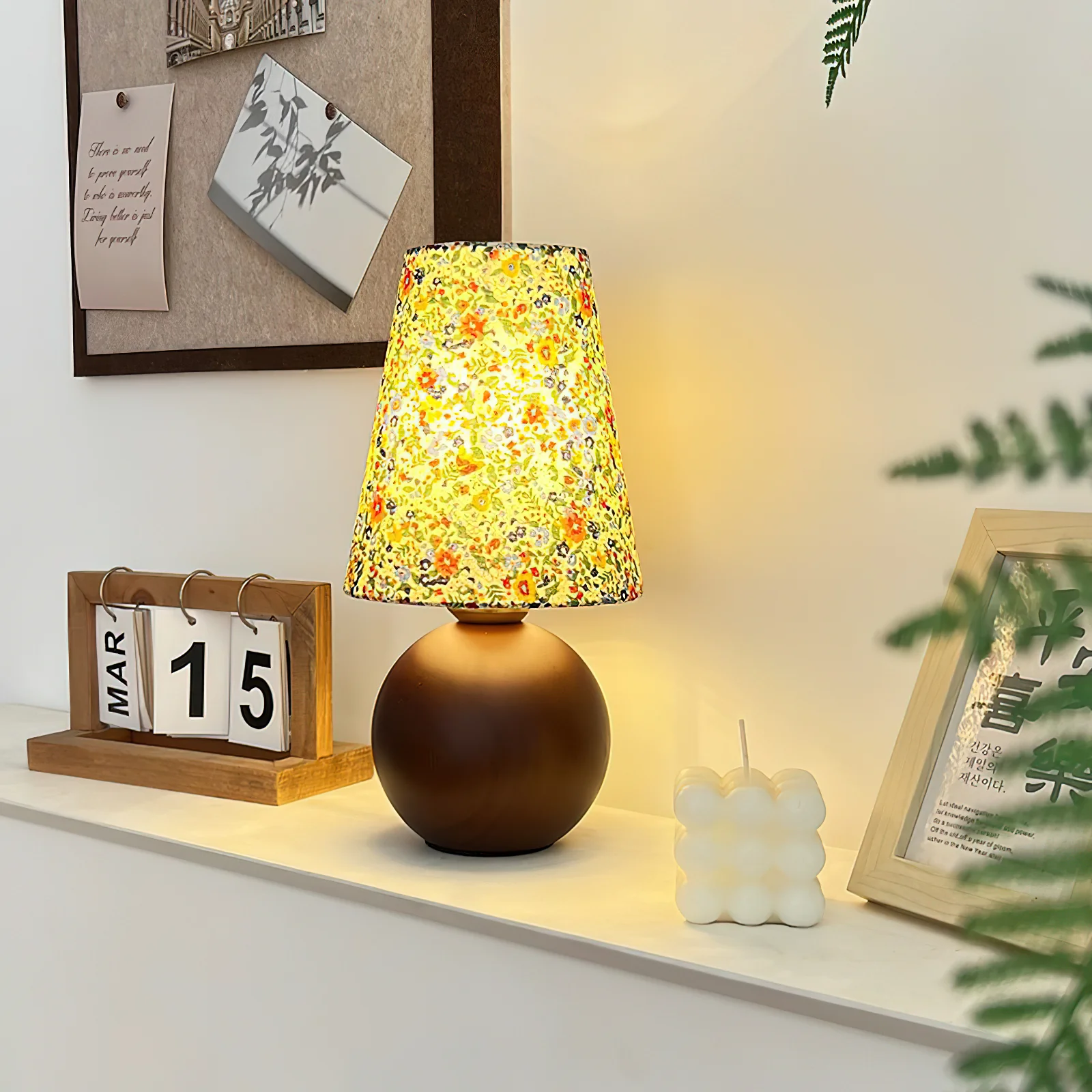 Настольный светильник Elara Floral Glow - ∅15см x 24см, флоральный цвет, коричневый