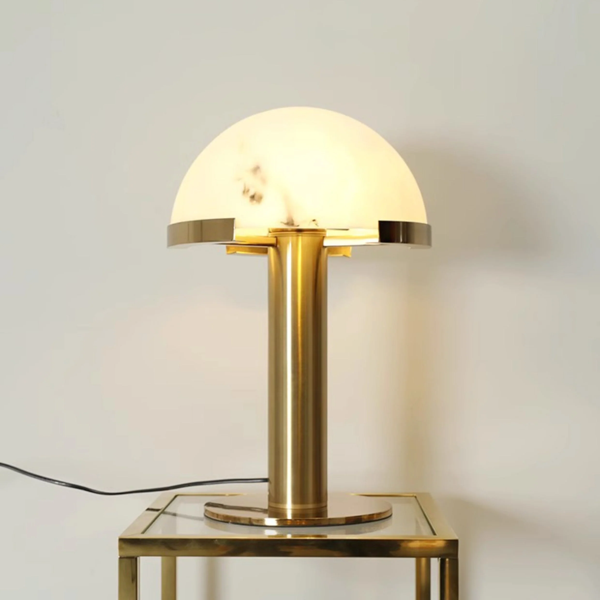 Настольный светильник Elegance Alabaster - ∅30см x 50см, золотой, белый, стекло