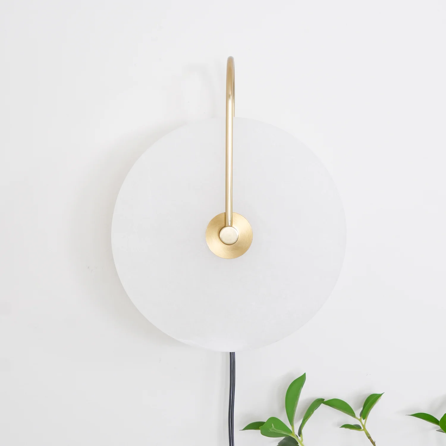 Alabaster LED Plug-In Wall Lamp - ∅ 9.8″ Set of 2 / Gold & White cable / EU Plug