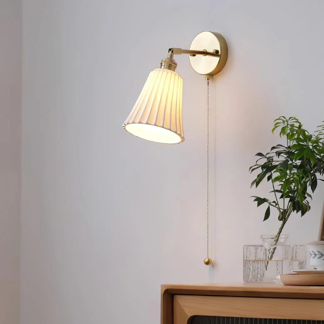 Trumpet Ceramic Wall Light - Set of 2 / Brass & White Ceramic