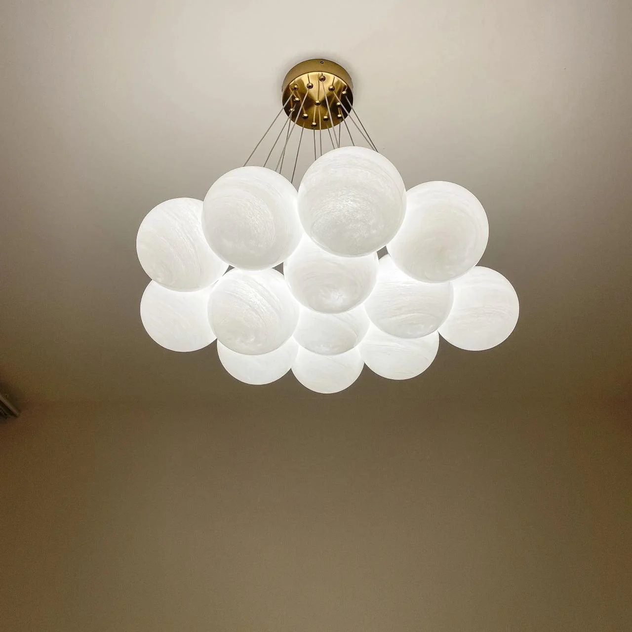 Люстра Glass Cluster - 19 подвесов ∅75см x 150см, золотой, белый
