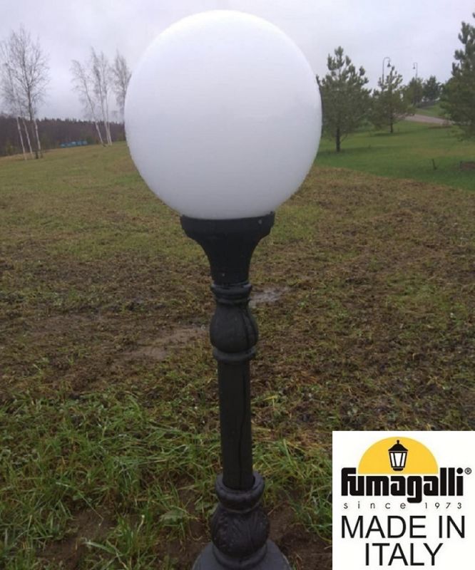 Уличный фонарь на столб FUMAGALLI GLOBE 400 черный, бежевый G40.000.000.AYE27