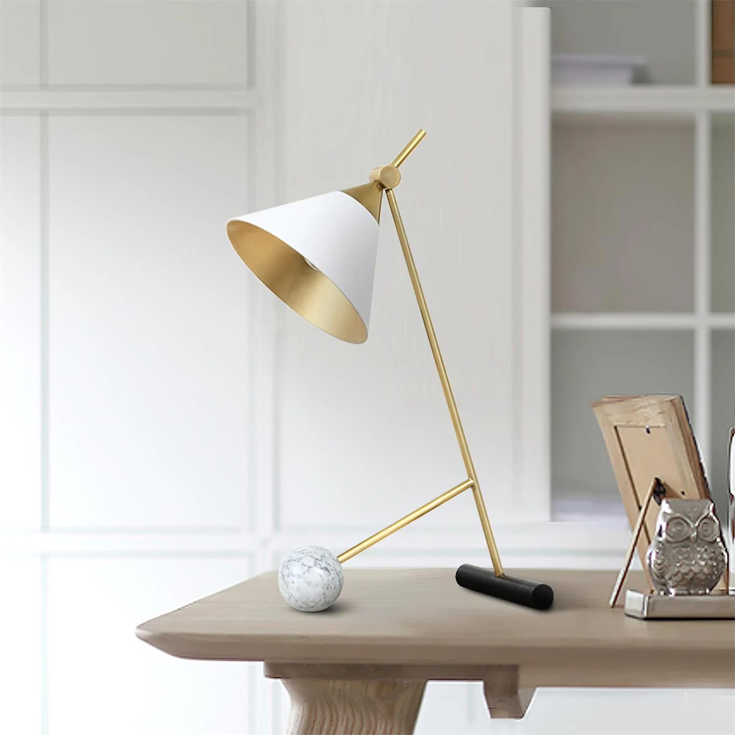 Cleo Table Lamp - ∅ 11.8″ x H 21.7″ / Dia 30cm x H 55cm / Gold+Black / AU plug