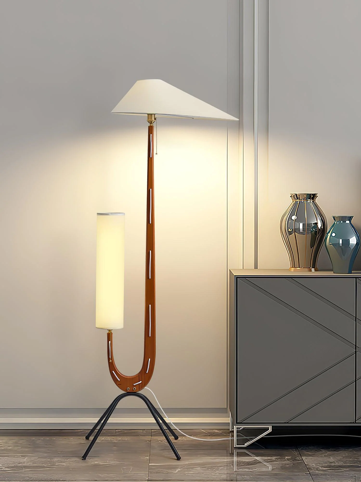 Giraffe Floor Lamp - ∅ 21.6″ x H 63.7″ / Dia 55cm x H 162cm / Walnut & White & Stainless steel / UK plug