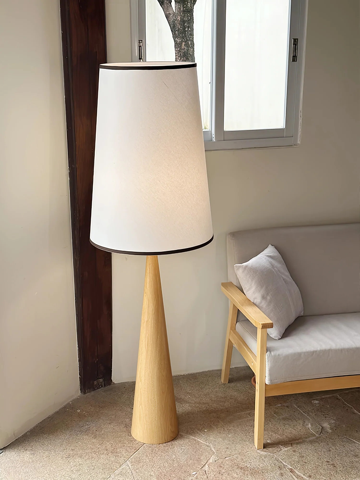 Торшер Faux Wood Conical - ∅48см x 150см, гидрографическое покрытие под дерево, белый