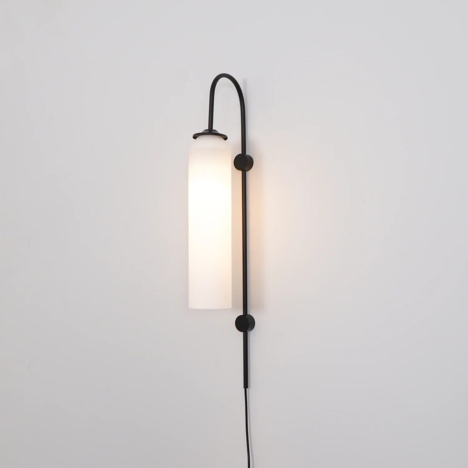 Настенный светильник Modern Glass Plug-In - черный, голубой
