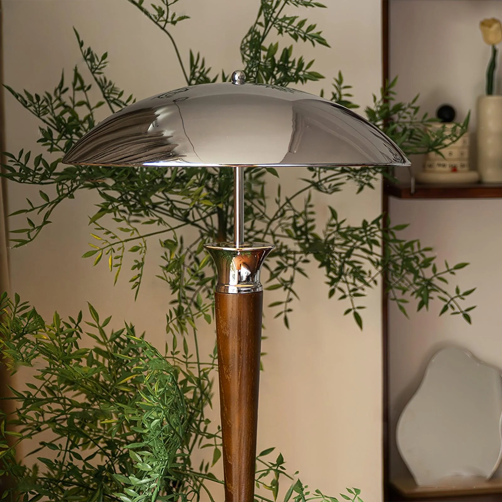 Helmet Floor Lamp - ∅ 15.7″ x H 59.1″ / Dia 40cm x H 150cm / Chrome & Walnut / UK plug