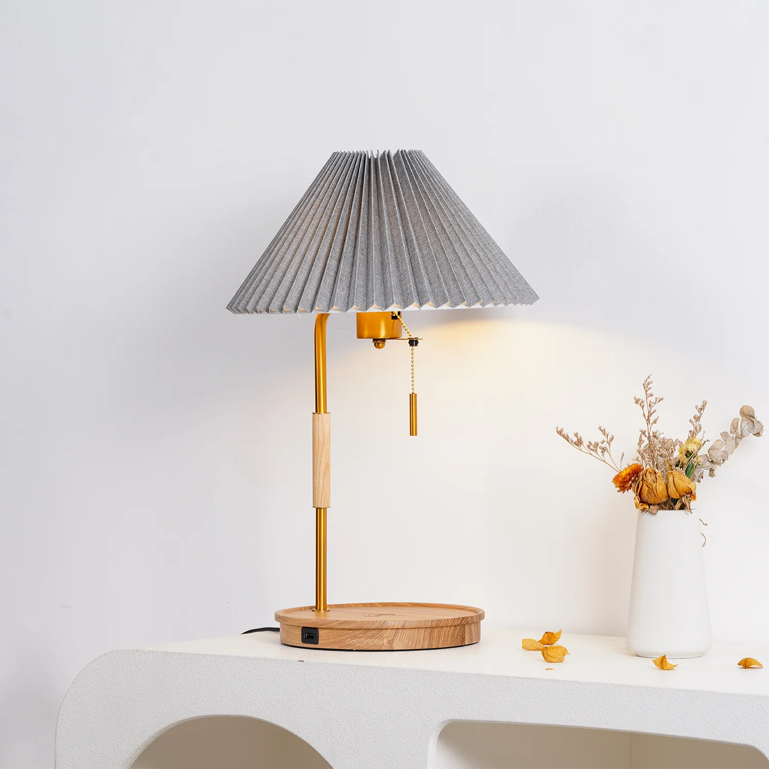 Настольный светильник Wooden Retro - ∅31см x 52см, орех, серый, версия с беспроводной зарядкой