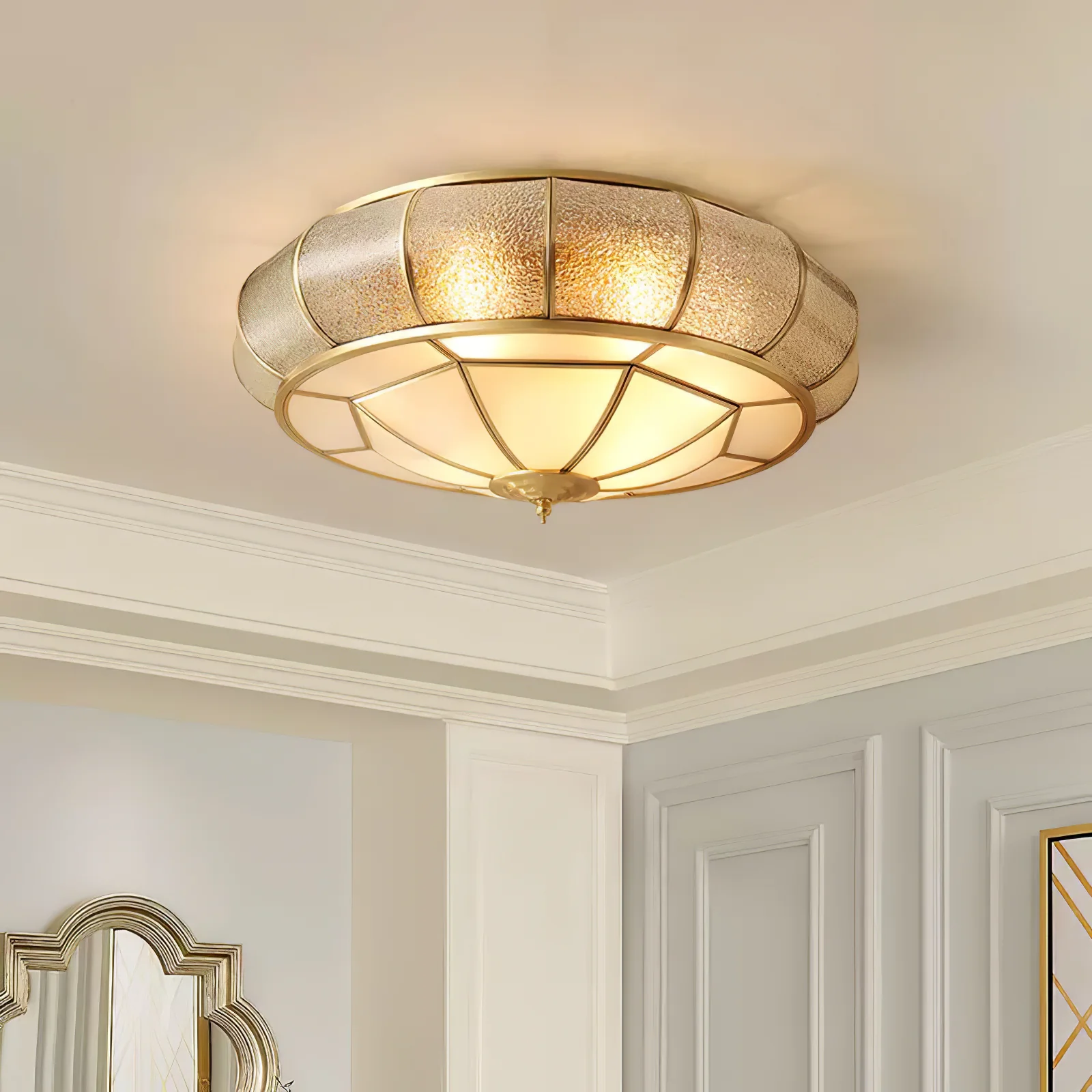 Потолочный светильник Round Textured Glass - ∅60см х 23см, латунь