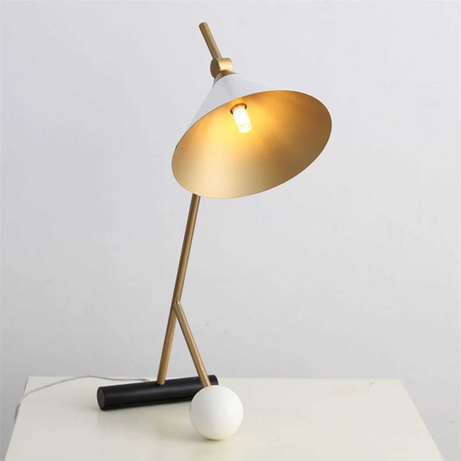 Cleo Table Lamp - ∅ 11.8″ x H 21.7″ / Dia 30cm x H 55cm / Gold+Black / AU plug