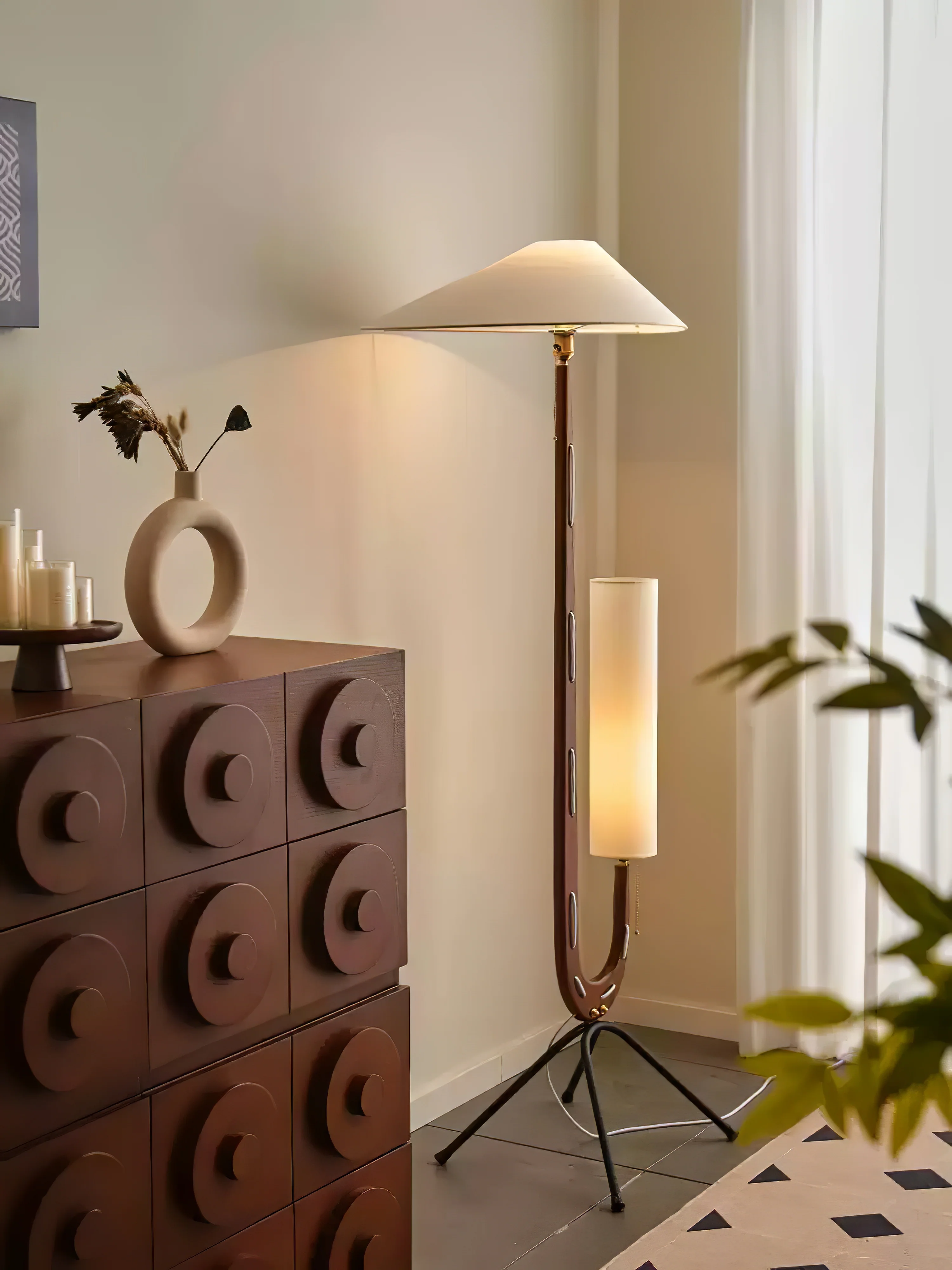 Giraffe Floor Lamp - ∅ 21.6″ x H 63.7″ / Dia 55cm x H 162cm / Walnut & White & Stainless steel / UK plug