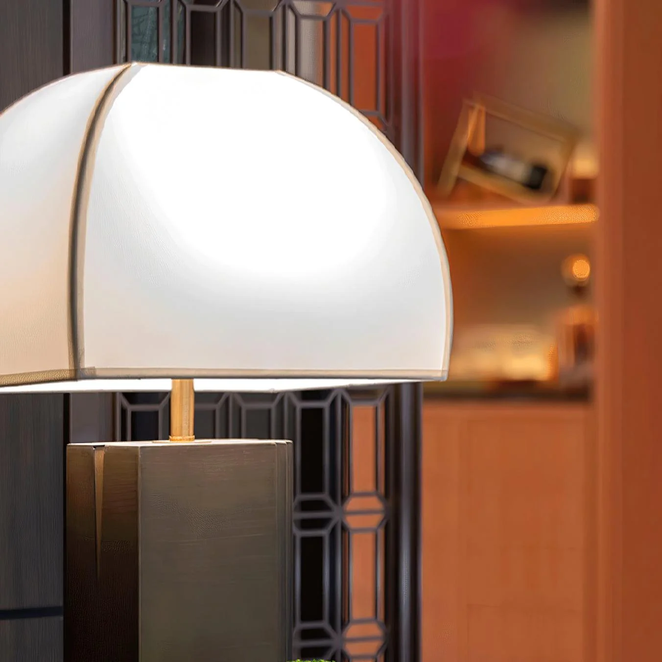Oregon Table Lamp - ∅ 14.2″ x H 23.6″ / Dia 36cm x H 60cm / Antique gold / UK plug