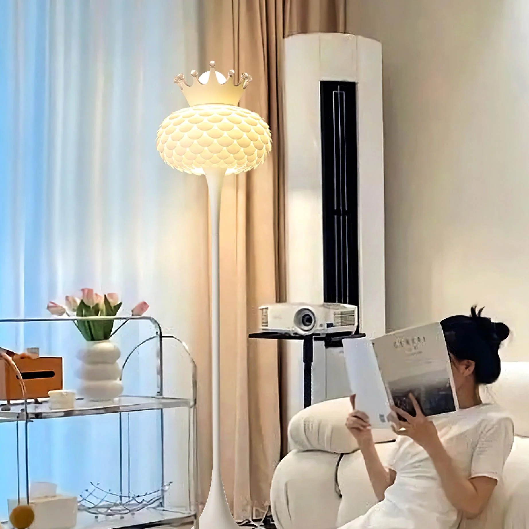 Aluvia Crown Floor Lamp - ∅ 14.9″ x H 61.4″/ Dia 38cm x H 156cm / White / UK plug