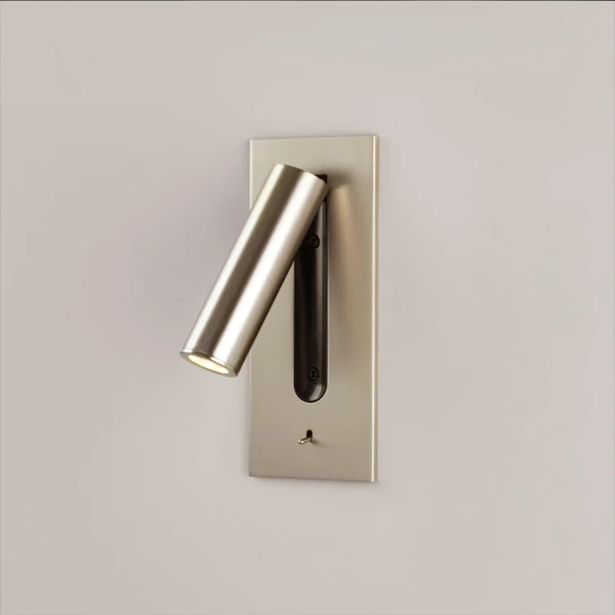 Настенный светильник Black Bedside USB - ∅8см x 18см, черный, никель